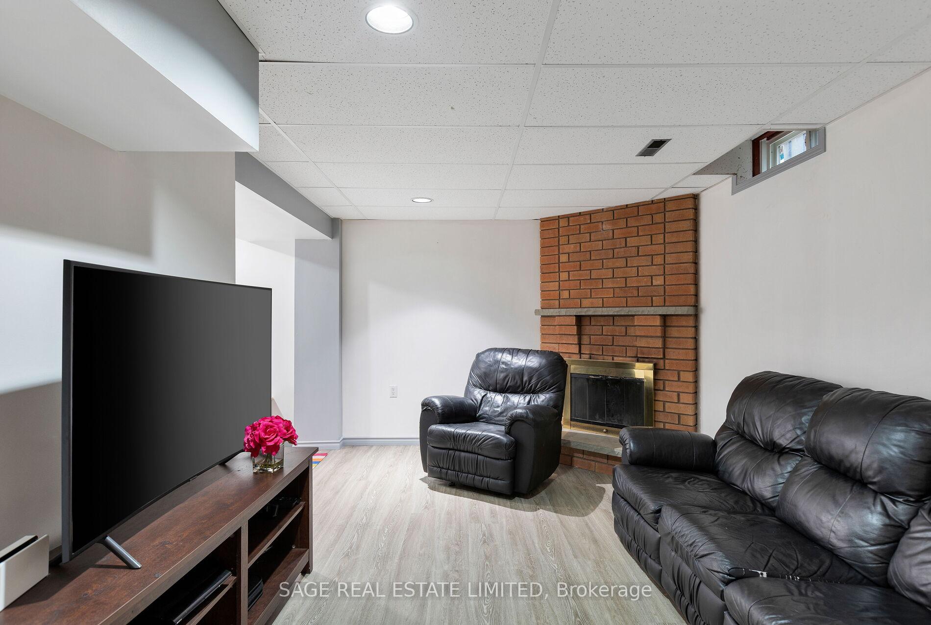 Photo 17 of 9 Cashel Street, Brampton, Heart Lake West — HOMEH