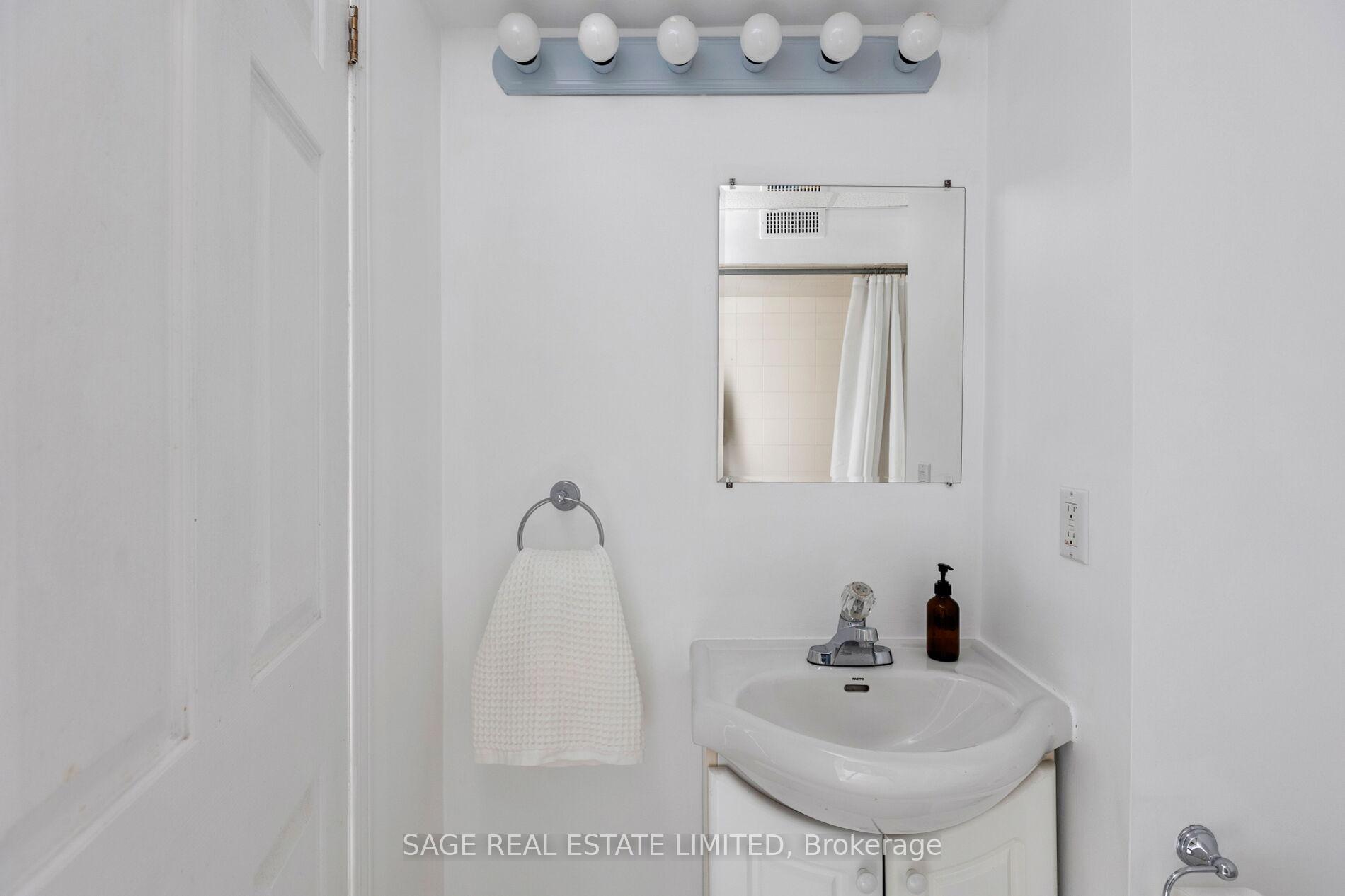 Photo 20 of 9 Cashel Street, Brampton, Heart Lake West — HOMEH