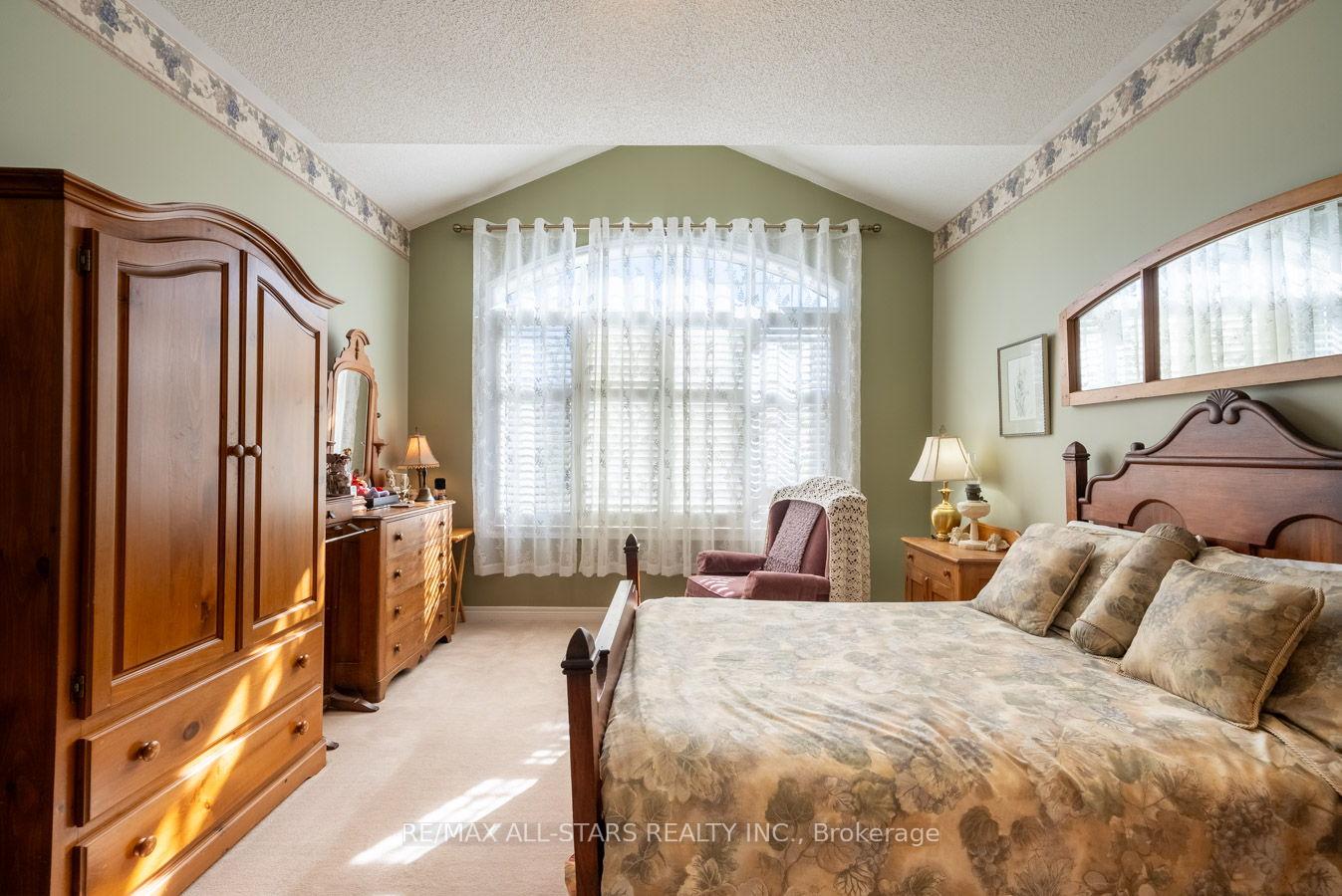 Photo 17 of 275 Waterbury Crescent, Scugog, Port Perry — HOMEH