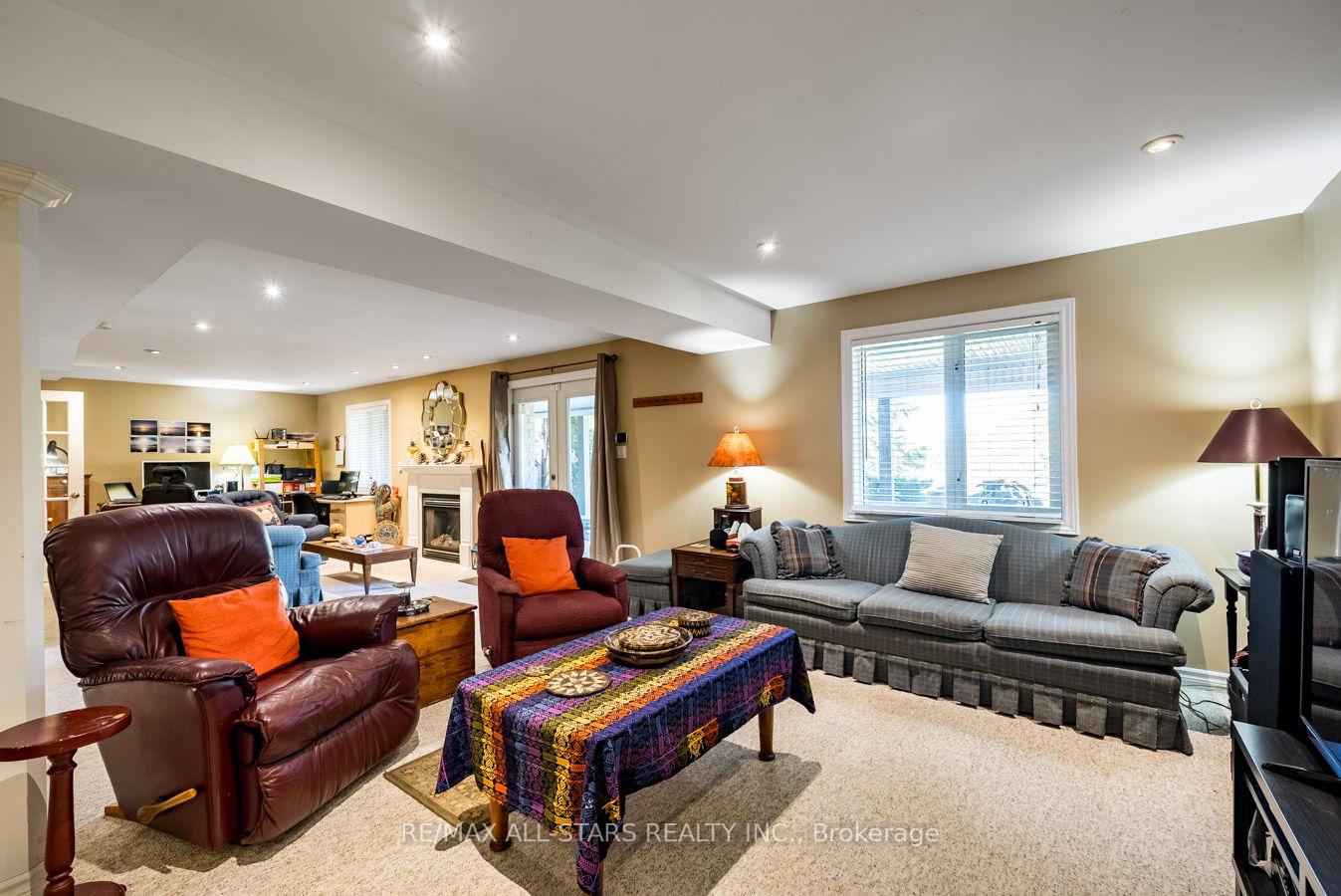 Photo 23 of 275 Waterbury Crescent, Scugog, Port Perry — HOMEH