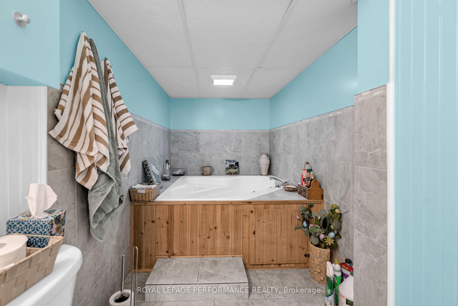 Photo 21 of 525 Fifth Street E, Cornwall — HOMEH