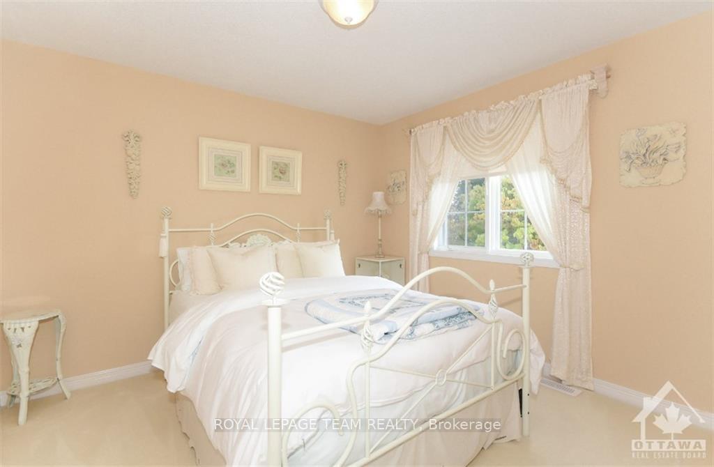 Photo 17 of 3804 Marble Canyon Crescent, Ottawa, Riverside South/Gloucester Glen — HOMEH