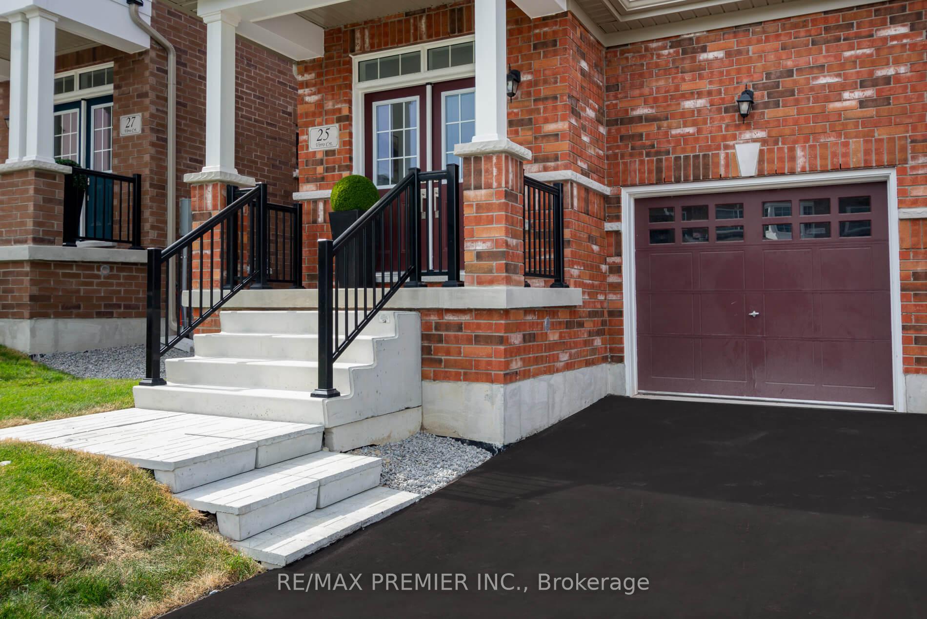 Photo 5 of 25 Virro Court, Vaughan, West Woodbridge — HOMEH