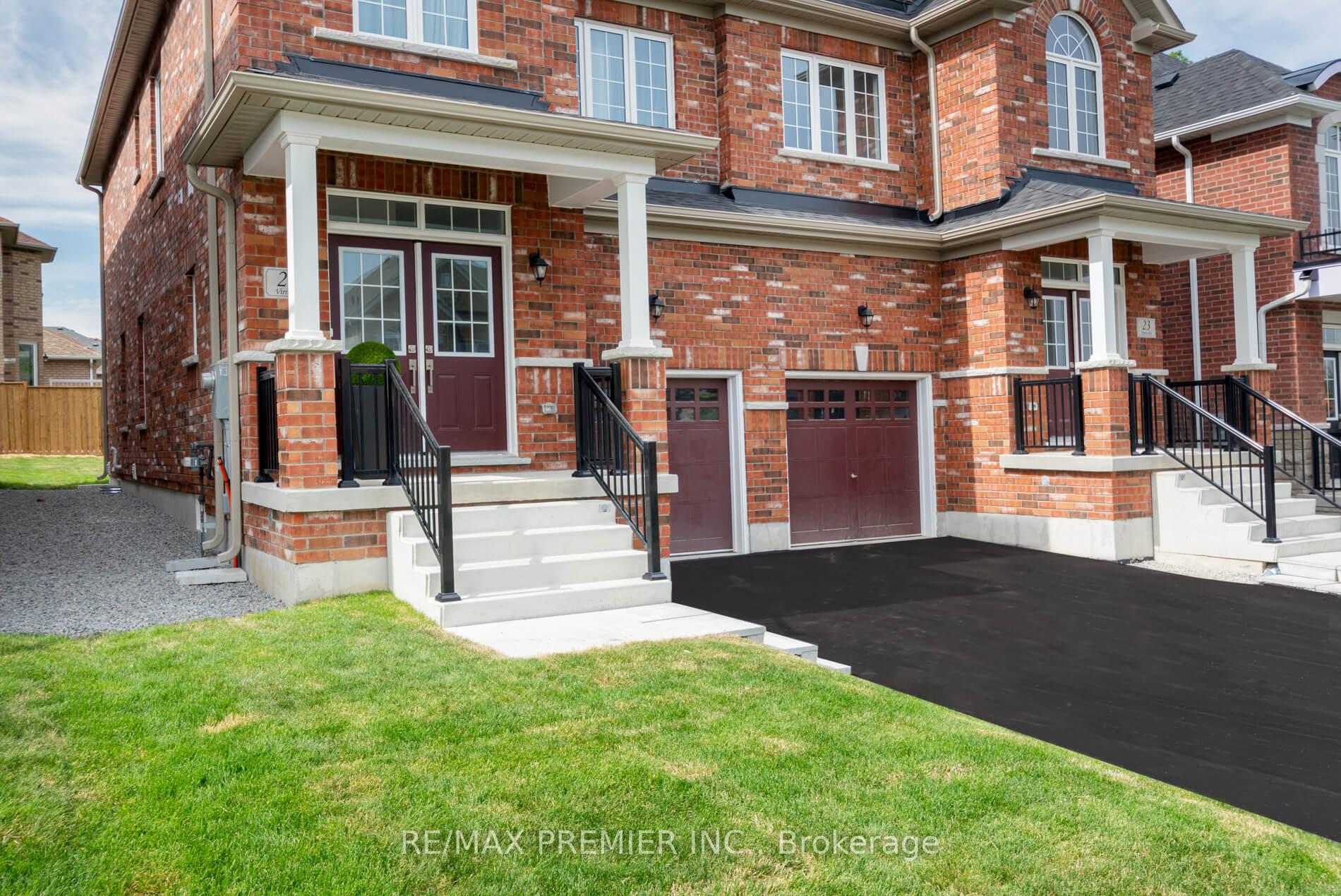 Photo 11 of 25 Virro Court, Vaughan, West Woodbridge — HOMEH