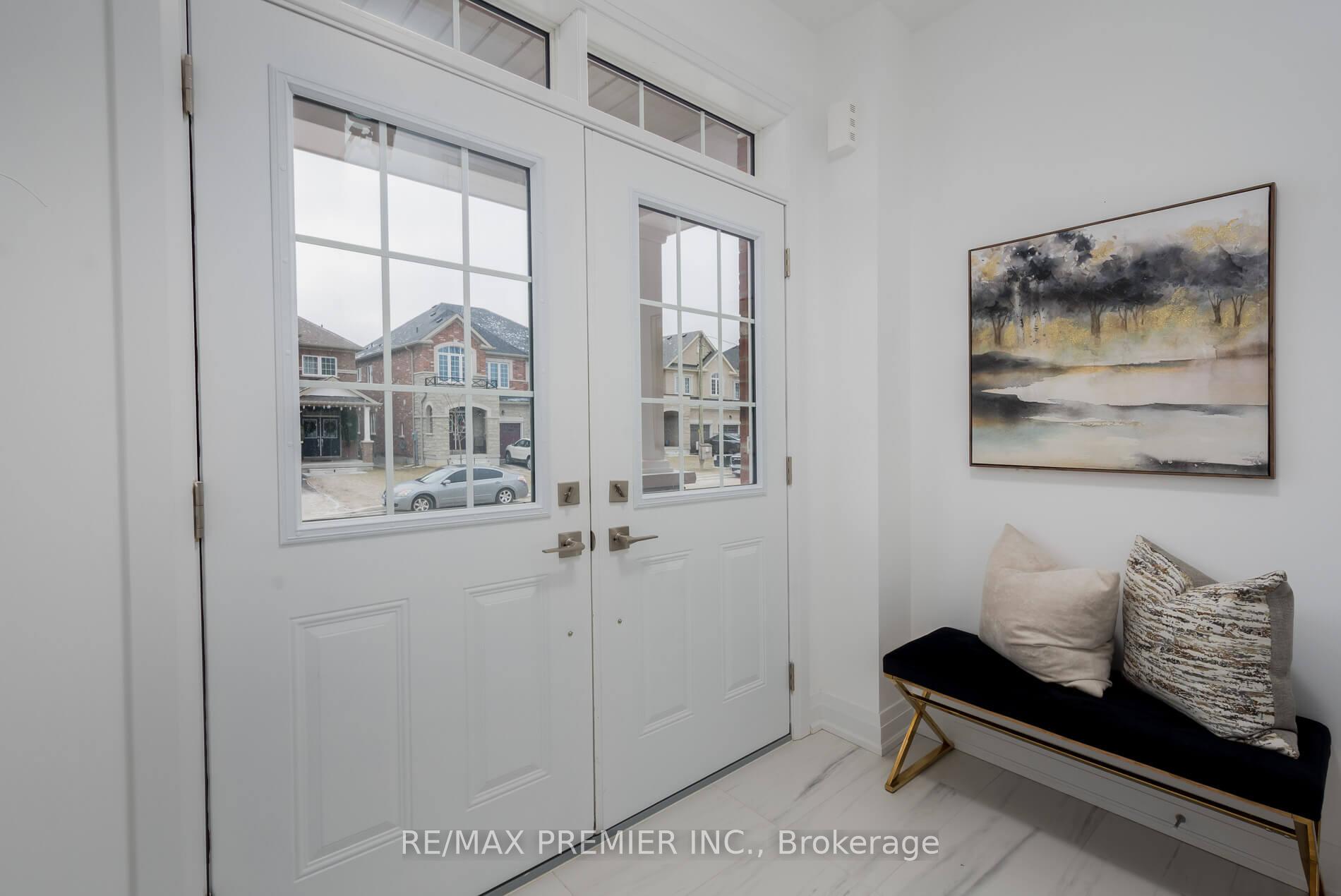 Photo 7 of 25 Virro Court, Vaughan, West Woodbridge — HOMEH