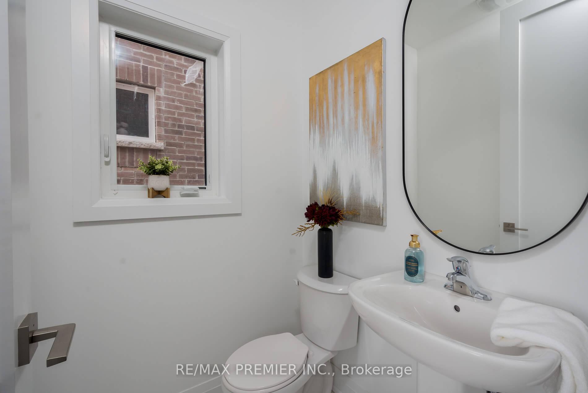 Photo 22 of 25 Virro Court, Vaughan, West Woodbridge — HOMEH