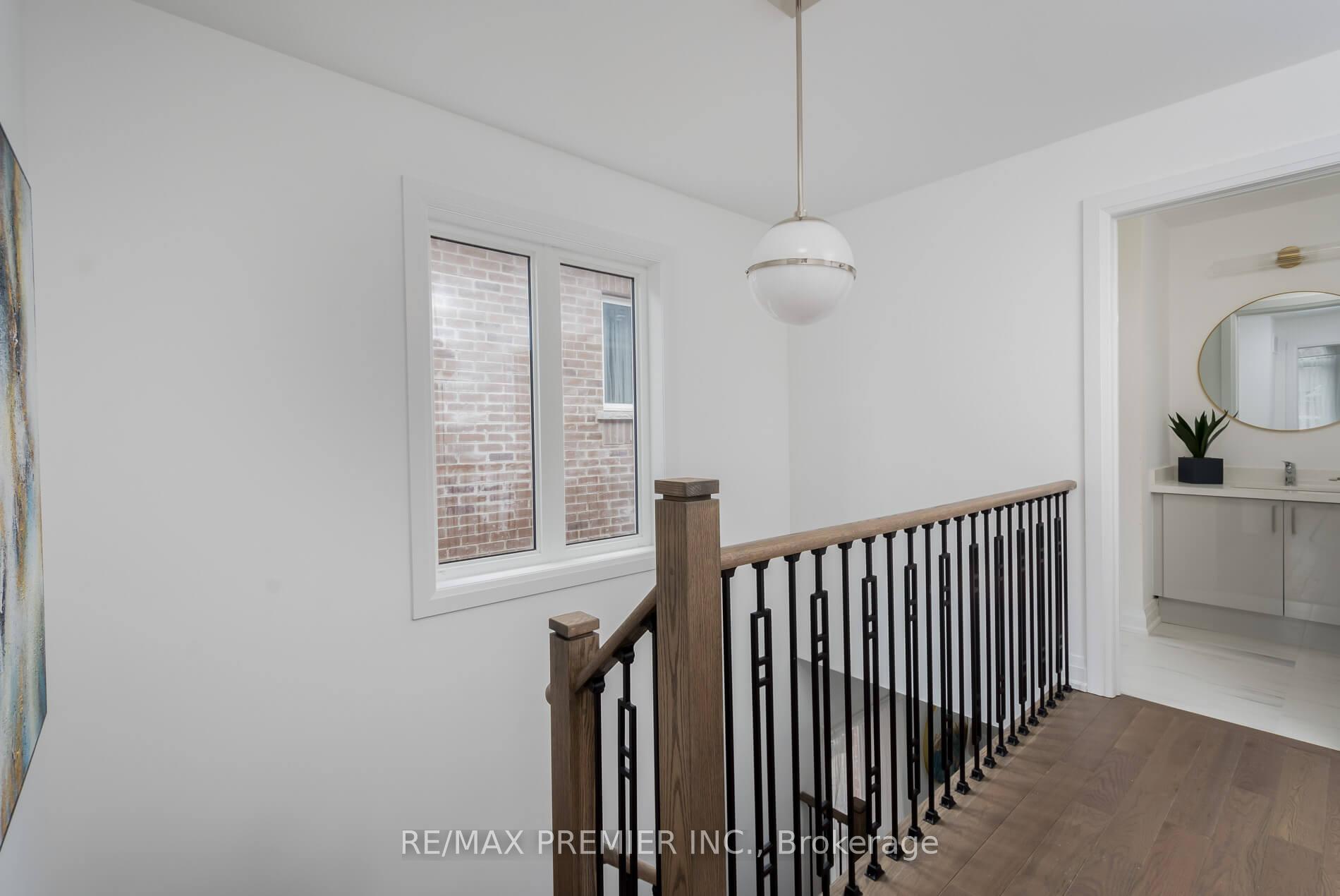 Photo 13 of 25 Virro Court, Vaughan, West Woodbridge — HOMEH