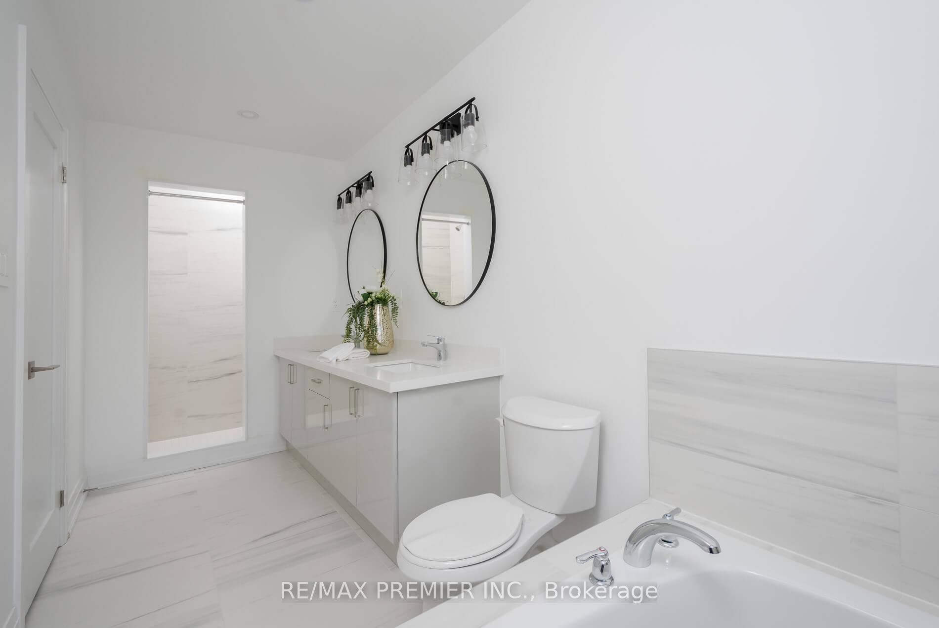 Photo 16 of 25 Virro Court, Vaughan, West Woodbridge — HOMEH