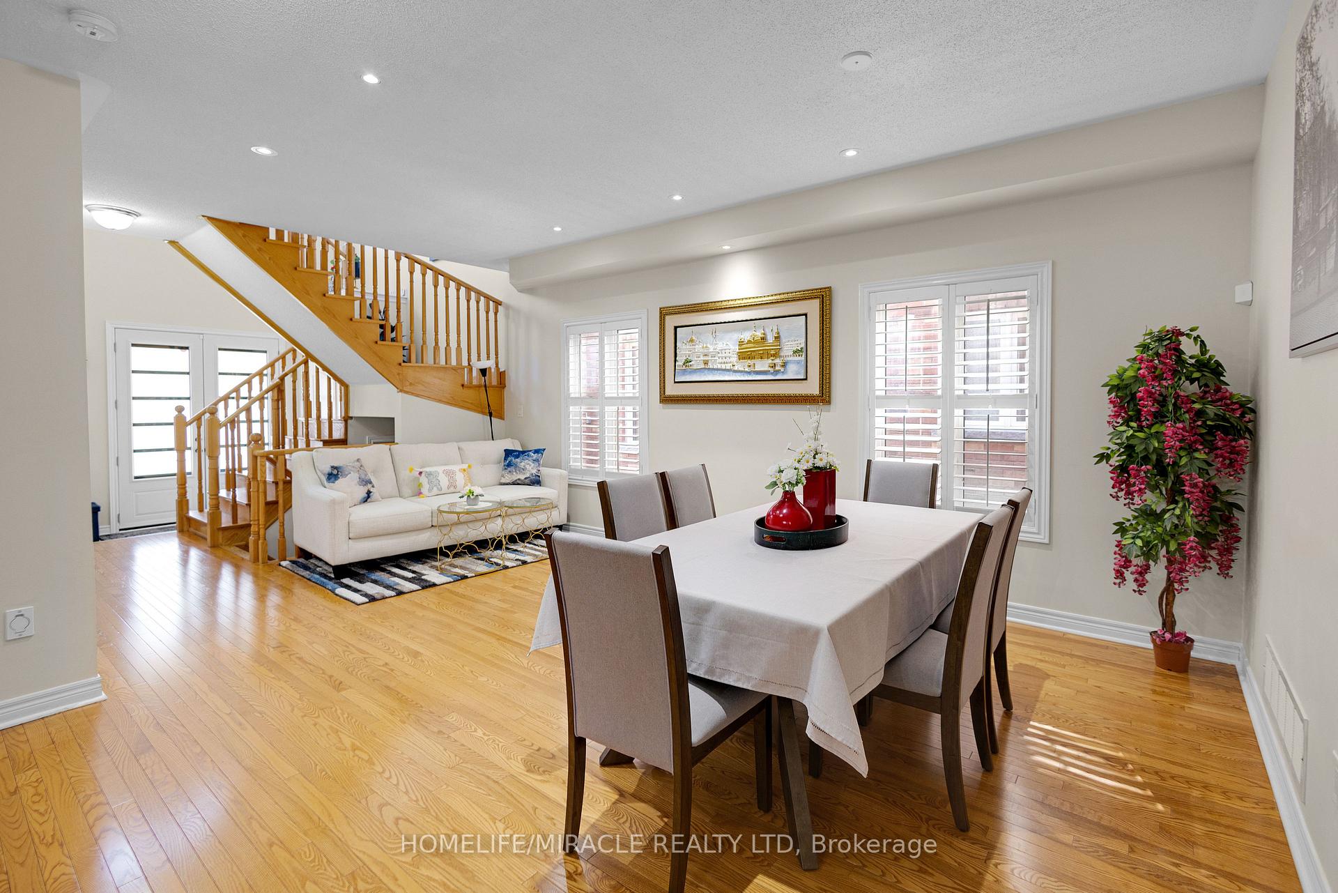 Photo 10 of 25 Openbay Gardens, Brampton, Sandringham-Wellington — HOMEH
