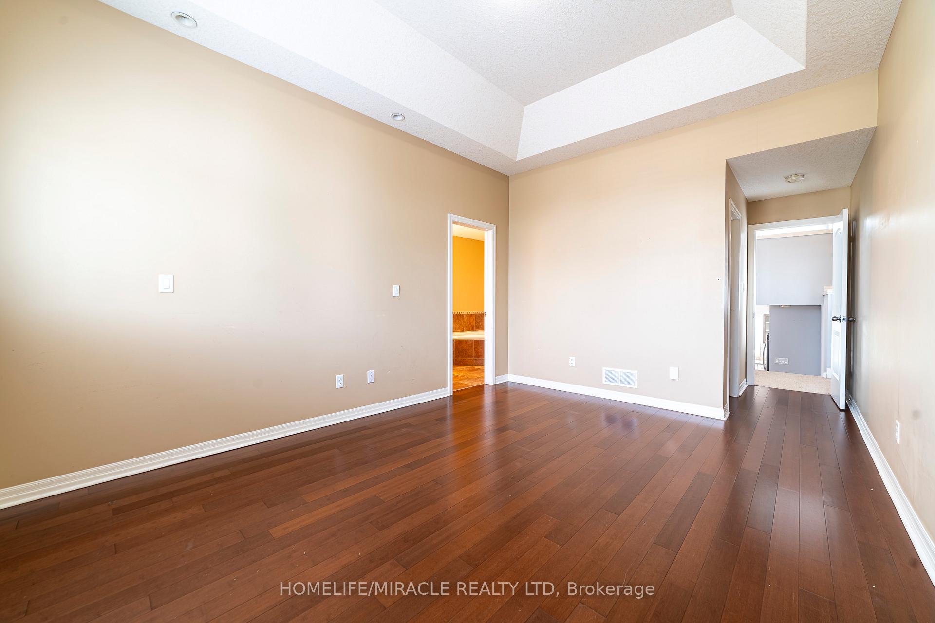 Photo 6 of 3208 Bayham Lane, London, South V — HOMEH