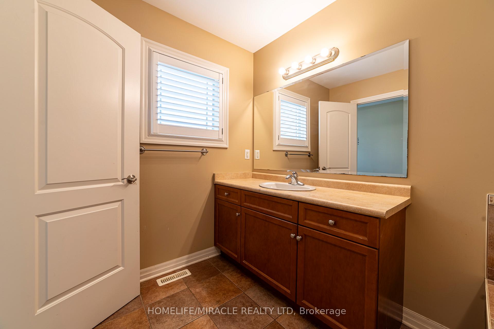 Photo 5 of 3208 Bayham Lane, London, South V — HOMEH