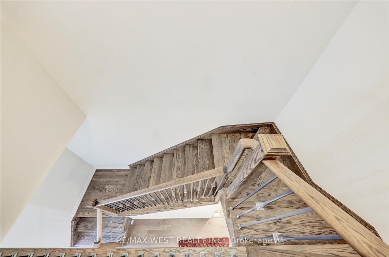Photo 15 of 18 Bromfield Street, Whitby, Rural Whitby — HOMEH