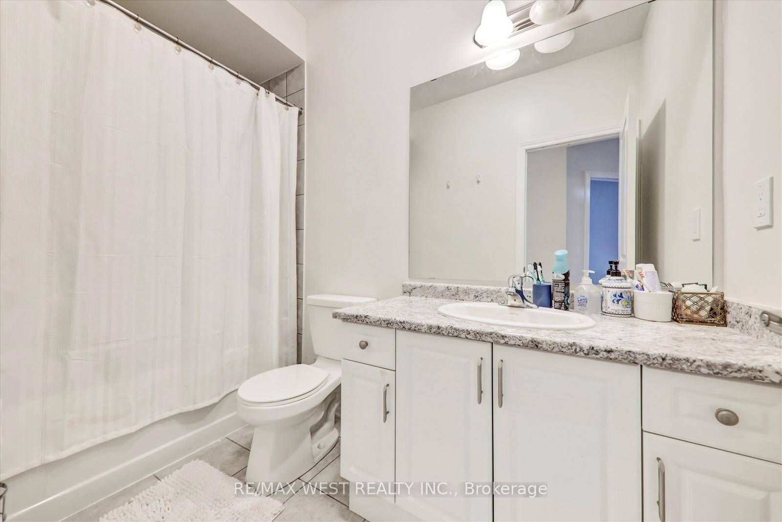Photo 13 of 18 Bromfield Street, Whitby, Rural Whitby — HOMEH
