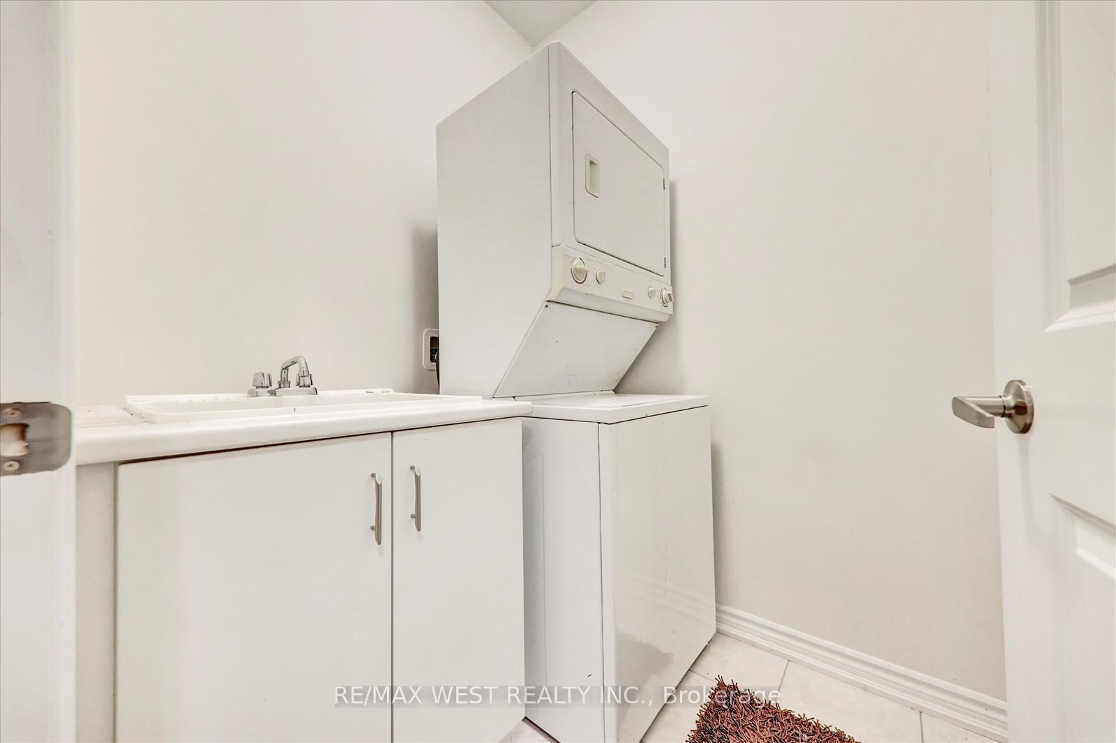 Photo 33 of 18 Bromfield Street, Whitby, Rural Whitby — HOMEH
