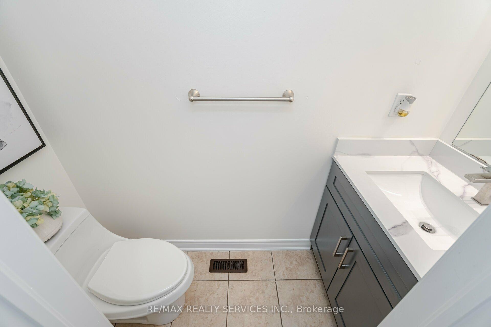 Photo 19 of 9 Silvershadow Terrace, Brampton, Sandringham-Wellington — HOMEH