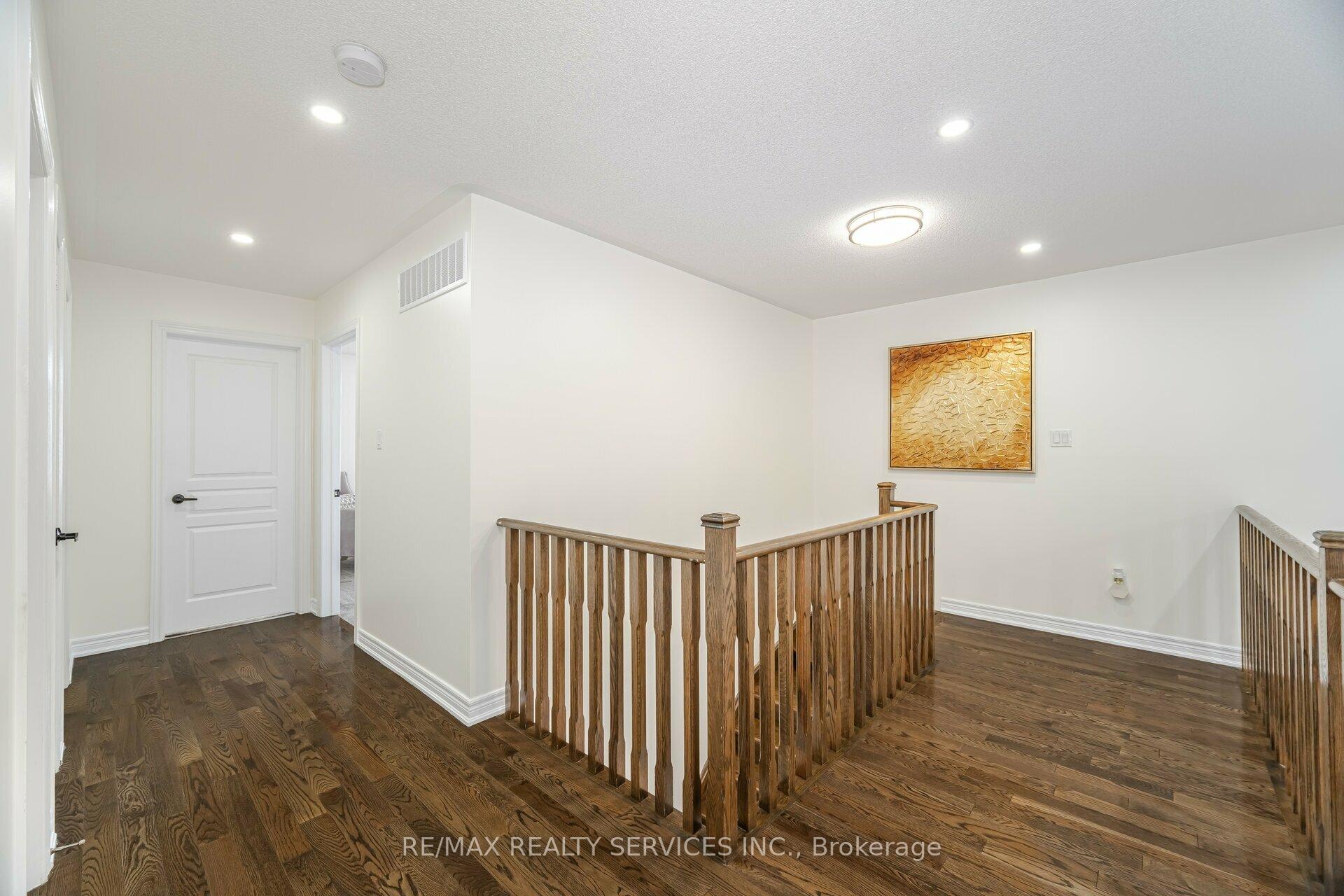 Photo 34 of 9 Silvershadow Terrace, Brampton, Sandringham-Wellington — HOMEH