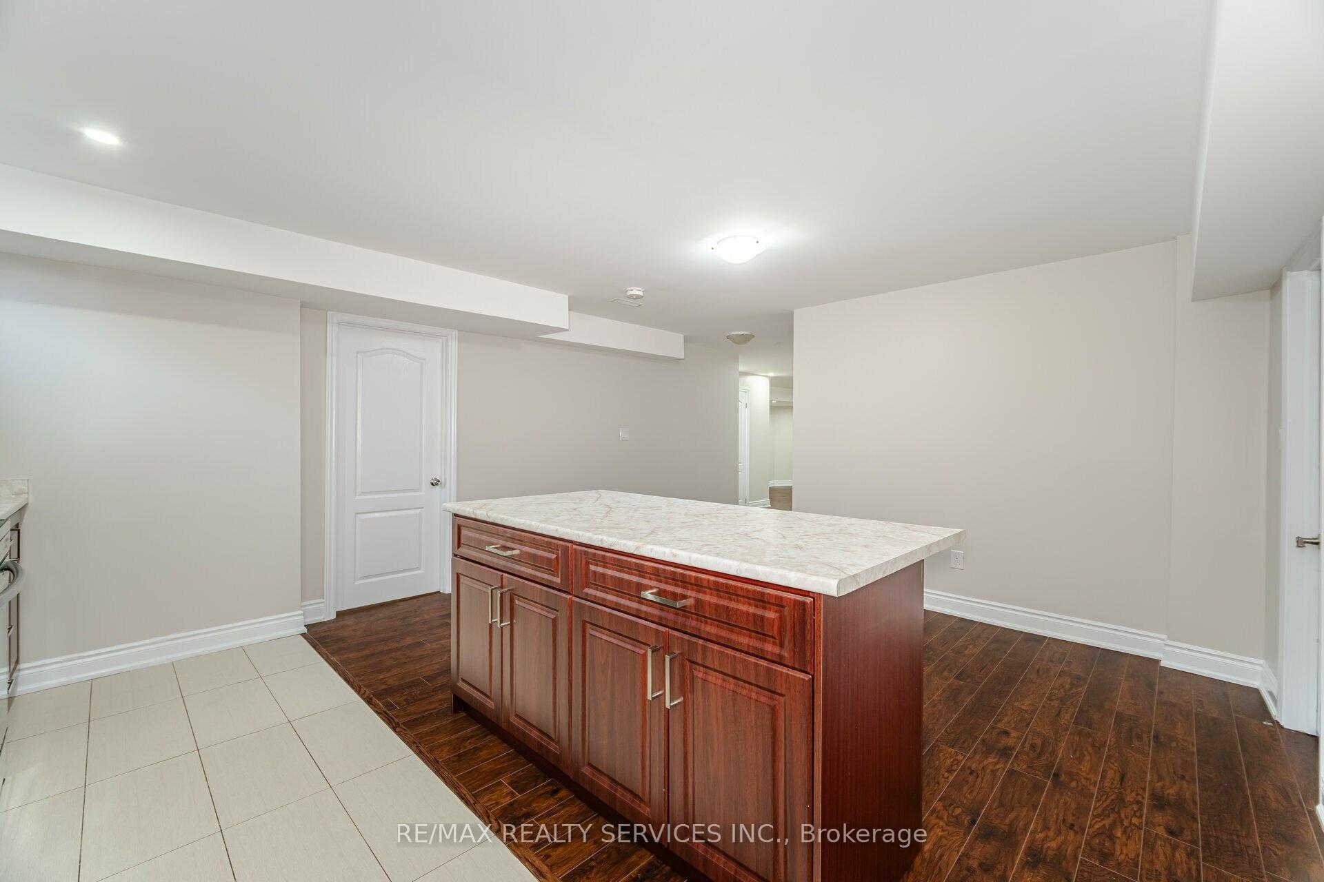 Photo 33 of 9 Silvershadow Terrace, Brampton, Sandringham-Wellington — HOMEH