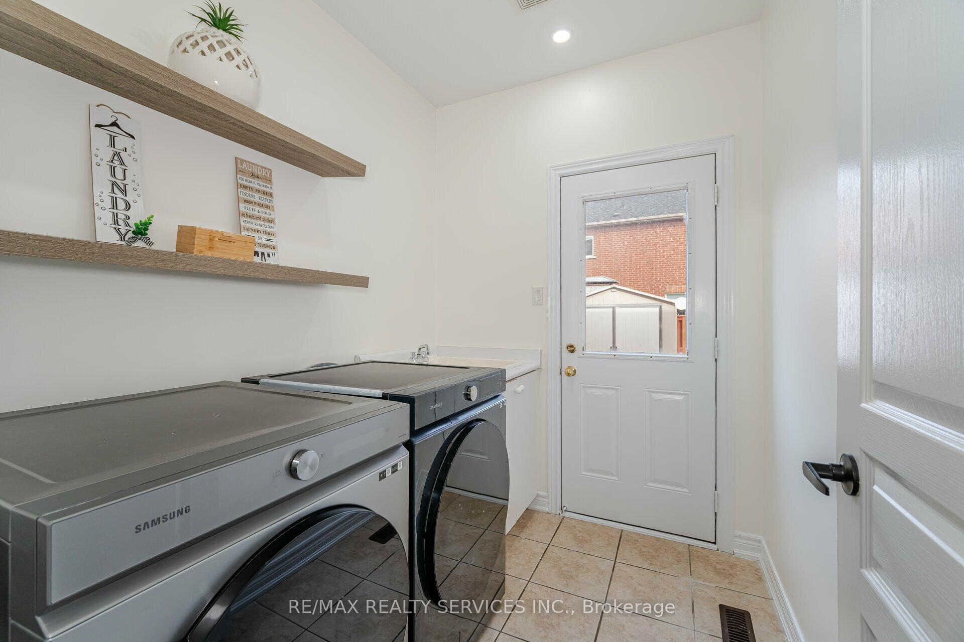Photo 29 of 9 Silvershadow Terrace, Brampton, Sandringham-Wellington — HOMEH