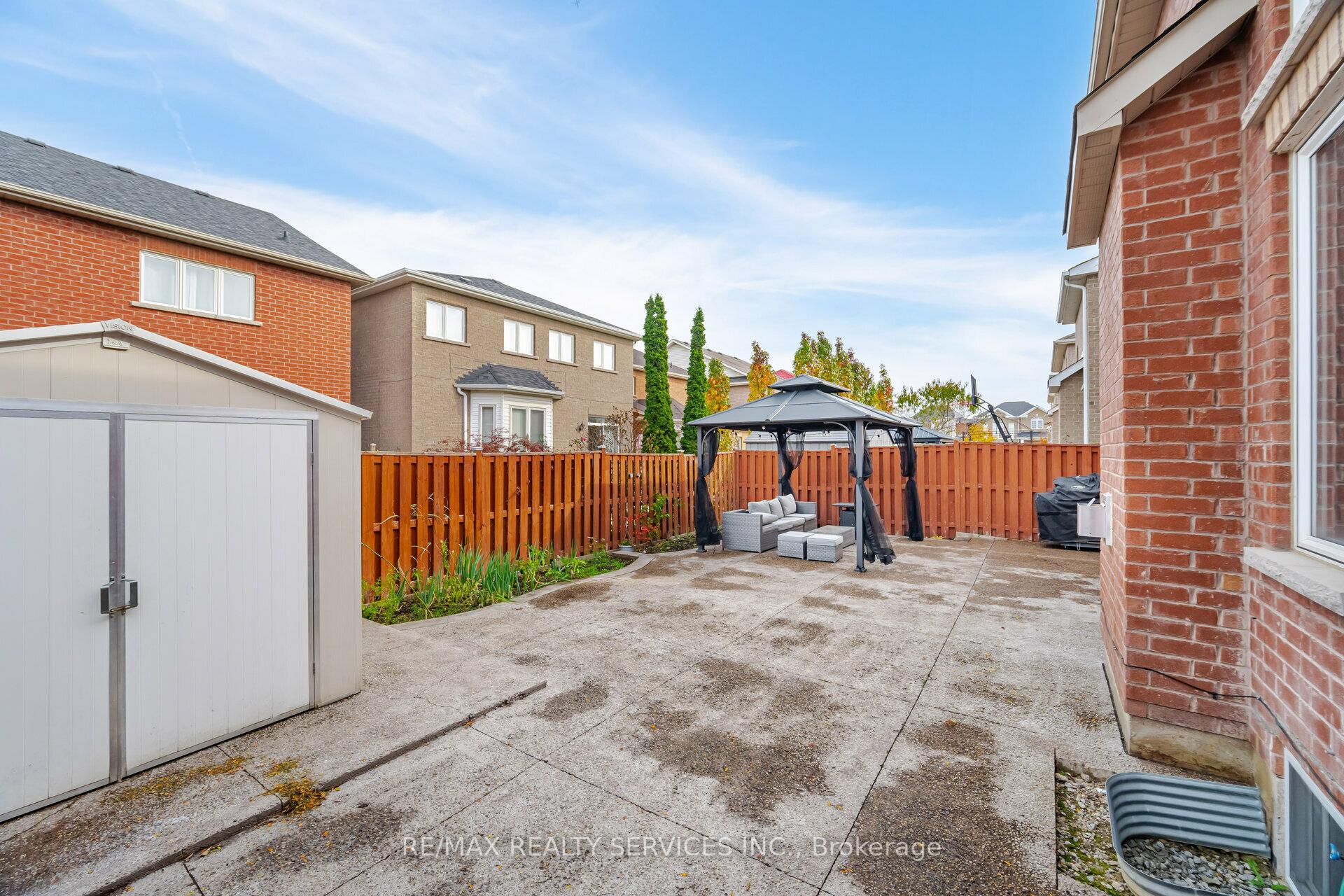 Photo 40 of 9 Silvershadow Terrace, Brampton, Sandringham-Wellington — HOMEH