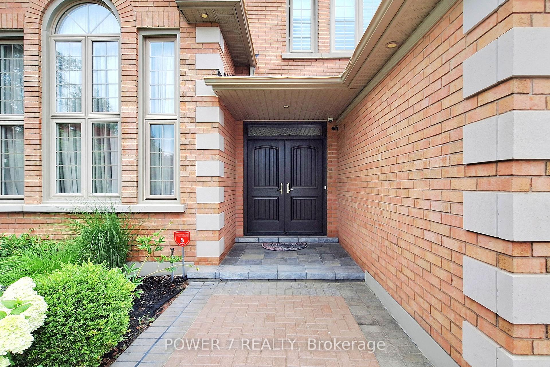 Photo 3 of 100 Forester Crescent, Markham, Cachet — HOMEH