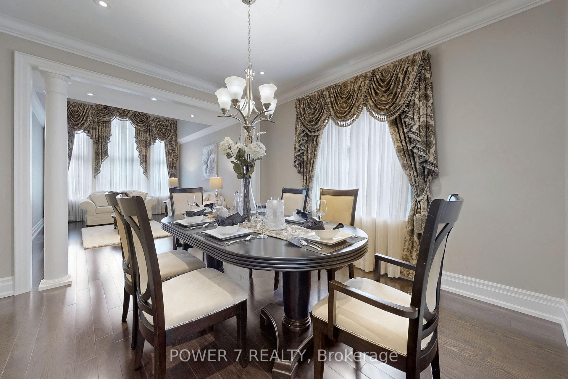 Photo 2 of 100 Forester Crescent, Markham, Cachet — HOMEH
