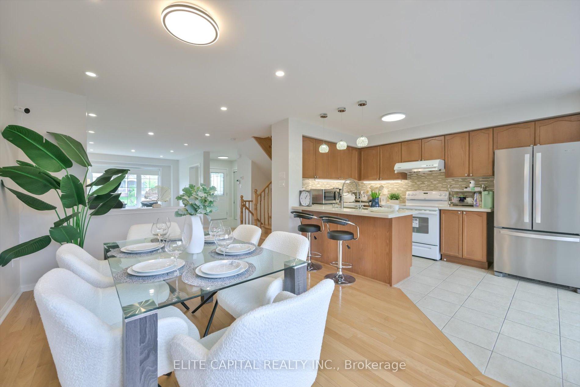 Photo 4 of 52 Gas Lamp Lane, Markham, Cornell — HOMEH