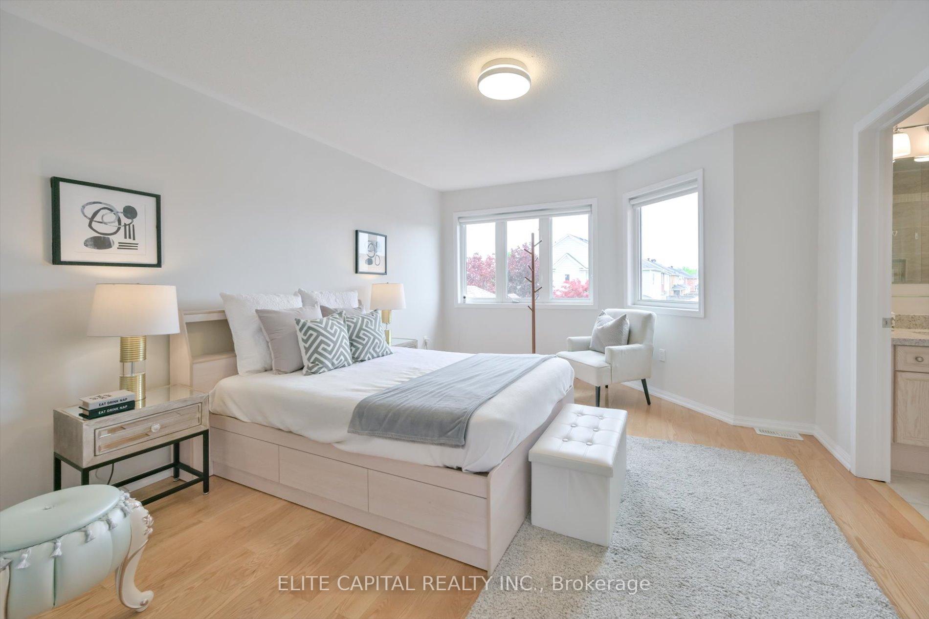 Photo 12 of 52 Gas Lamp Lane, Markham, Cornell — HOMEH