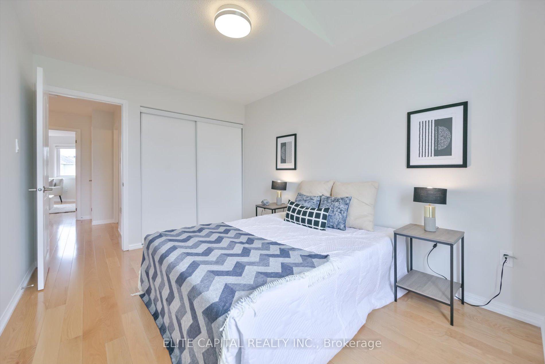 Photo 16 of 52 Gas Lamp Lane, Markham, Cornell — HOMEH