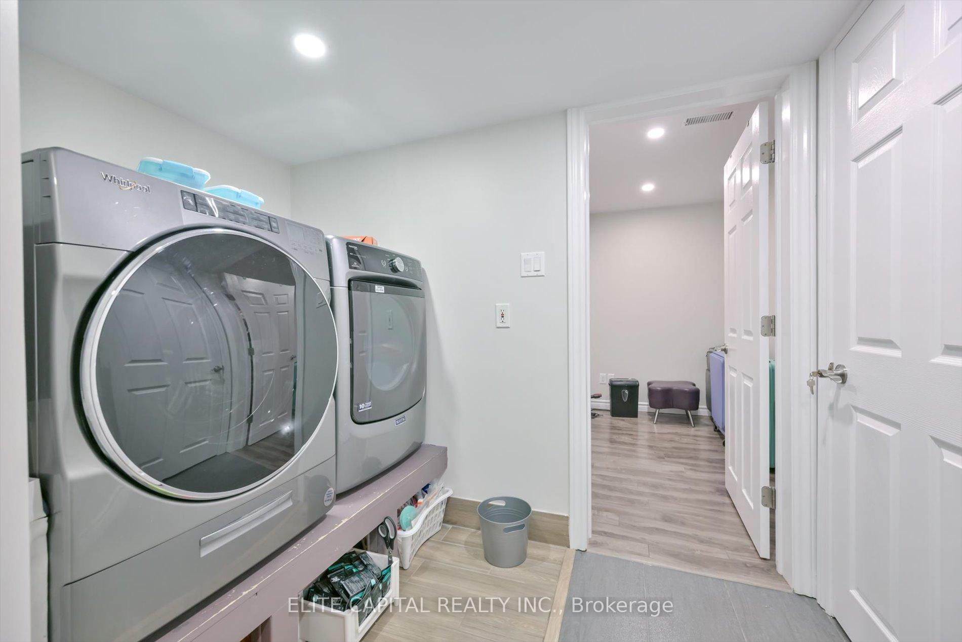 Photo 21 of 52 Gas Lamp Lane, Markham, Cornell — HOMEH