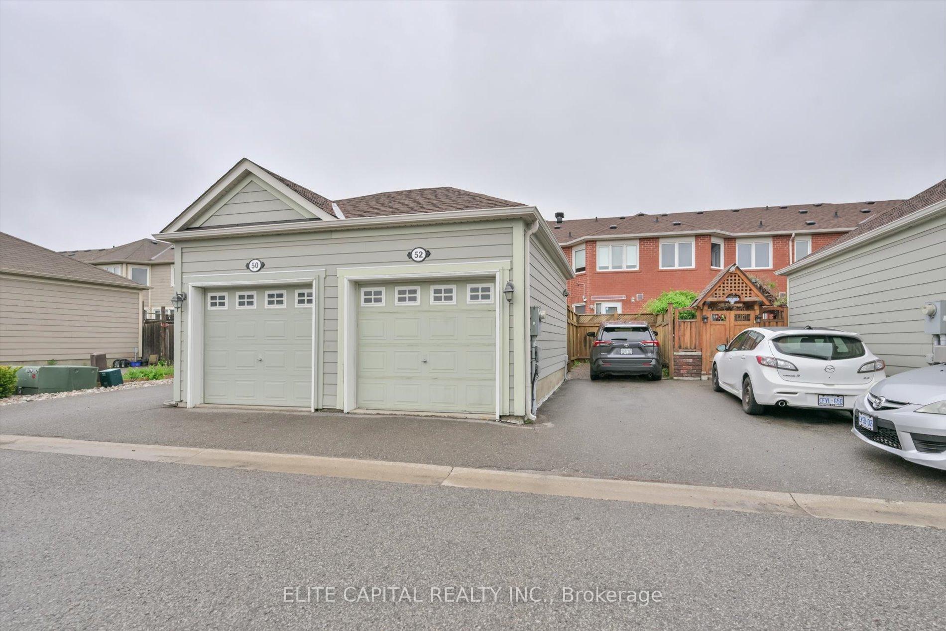 Photo 25 of 52 Gas Lamp Lane, Markham, Cornell — HOMEH