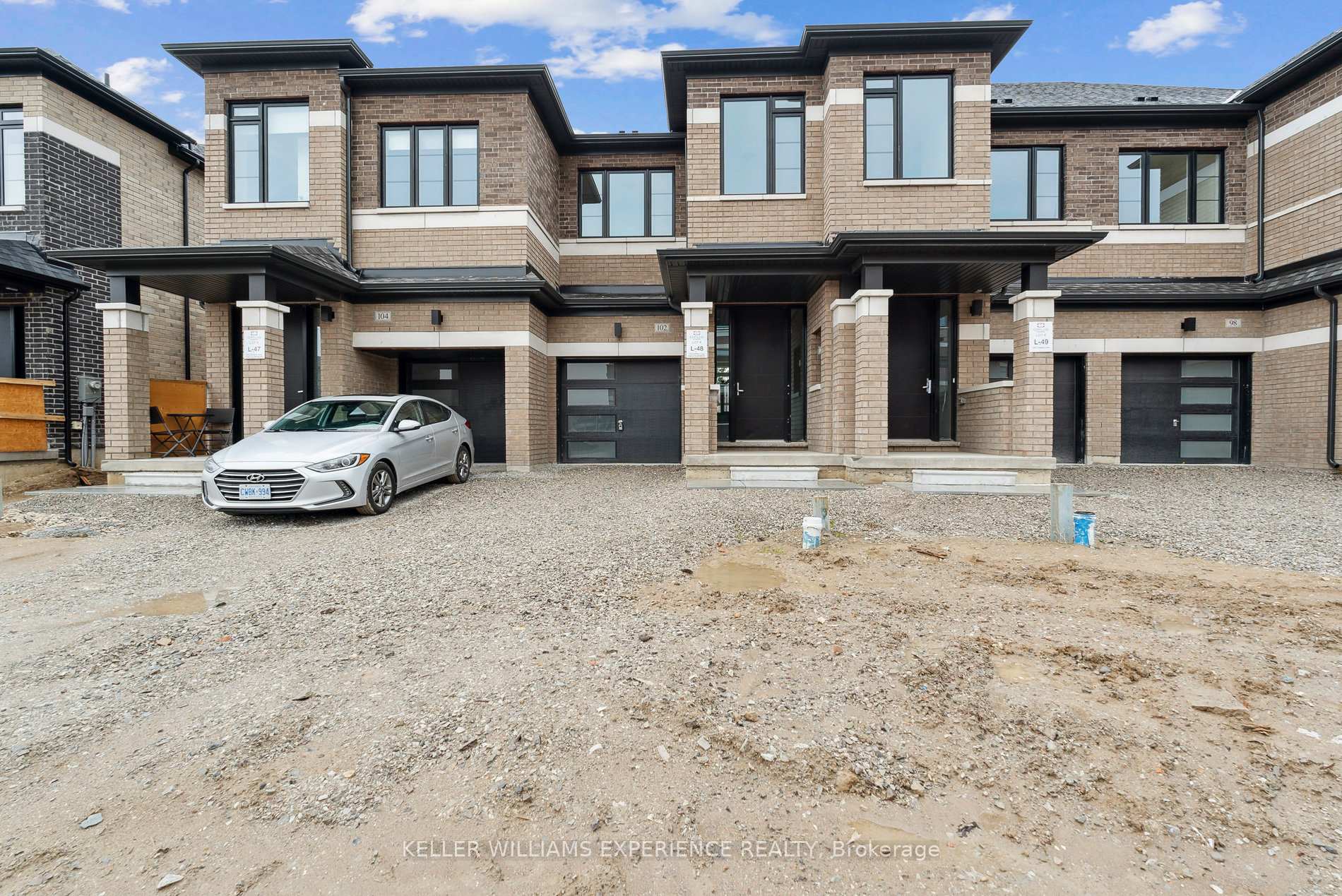 Front of 102 Turnberry Lane