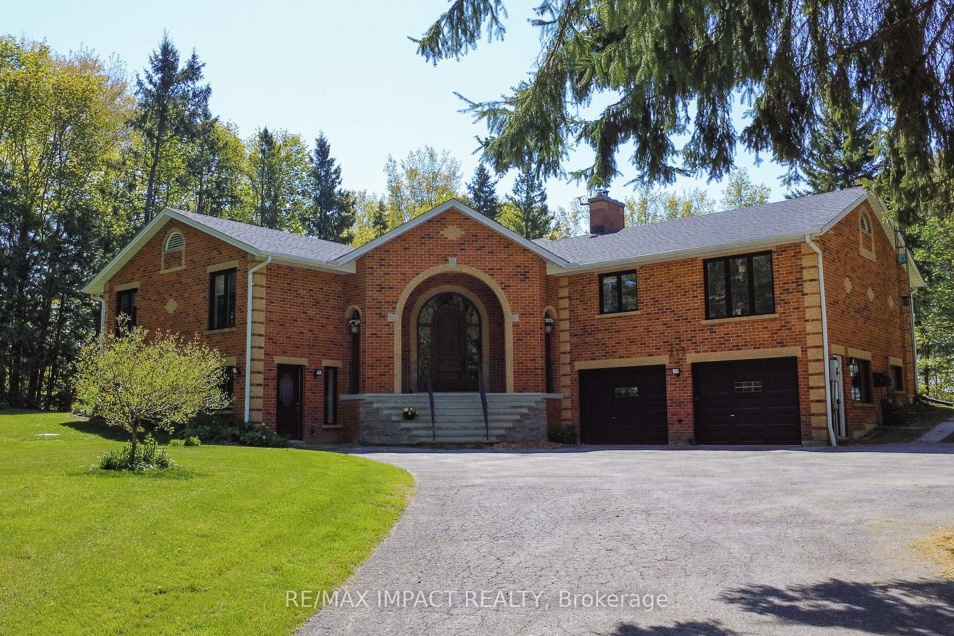 Front of 215 Raglan Road W