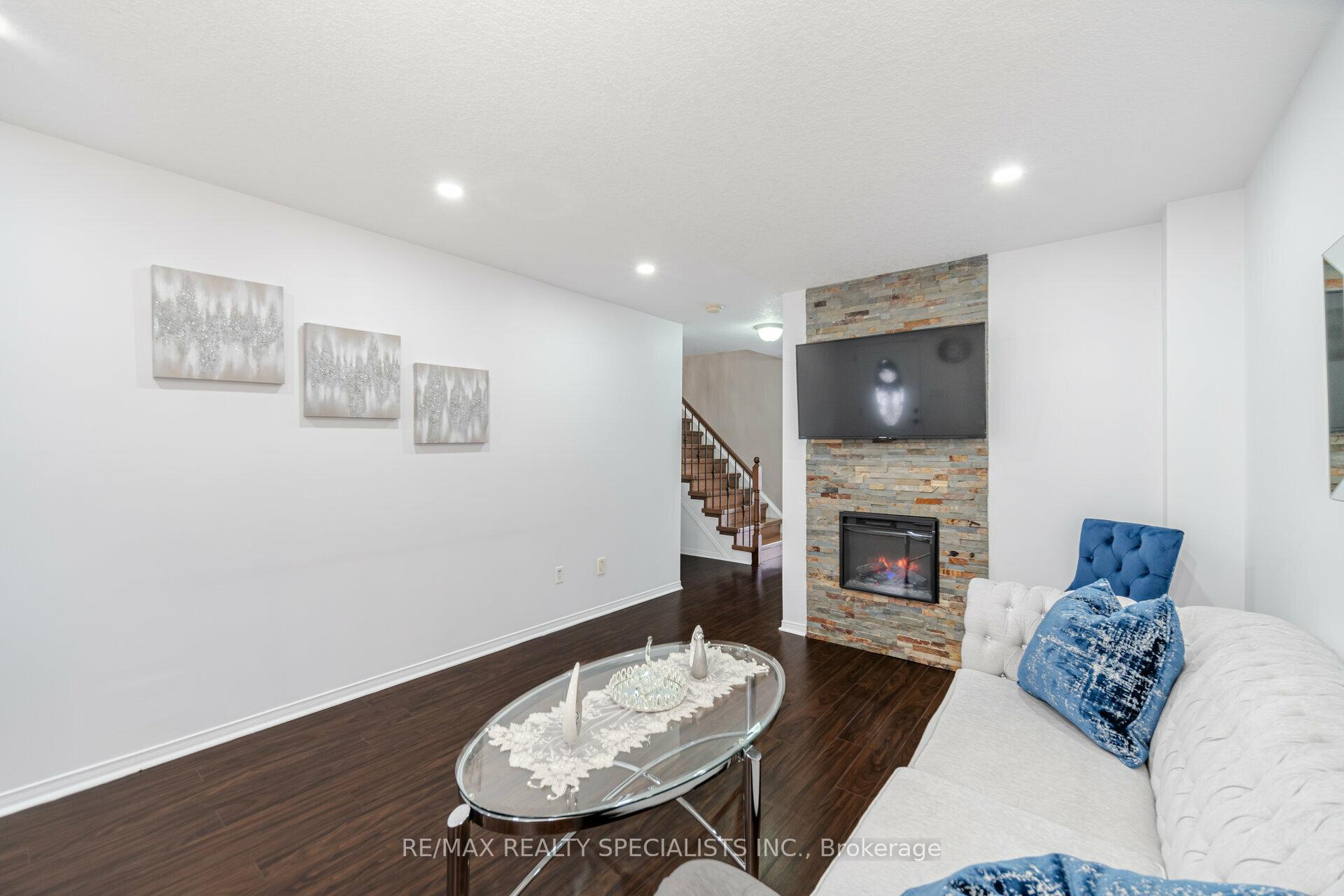 Photo 4 of 51 Yeaman Drive, Cambridge — HOMEH