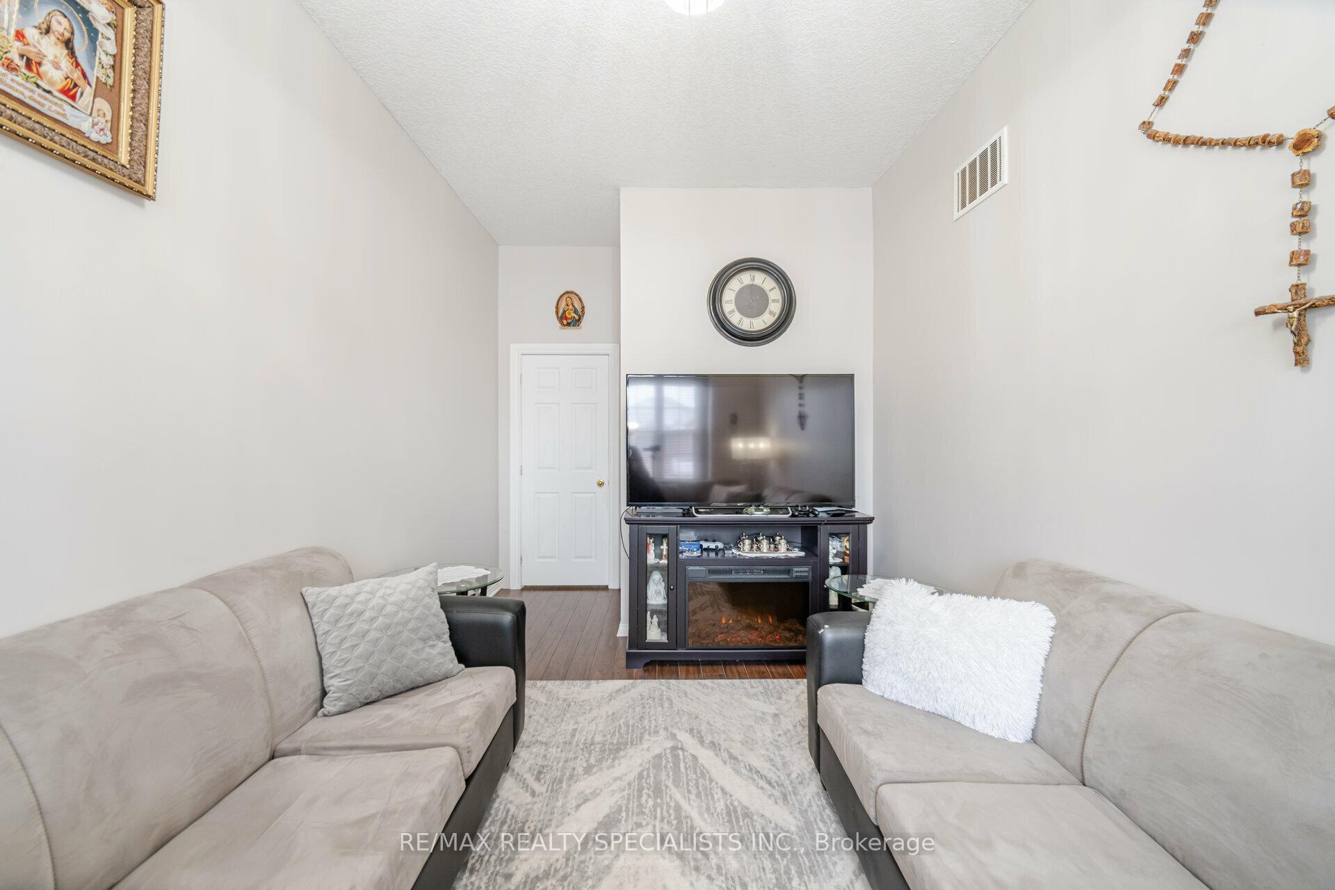 Photo 14 of 51 Yeaman Drive, Cambridge — HOMEH