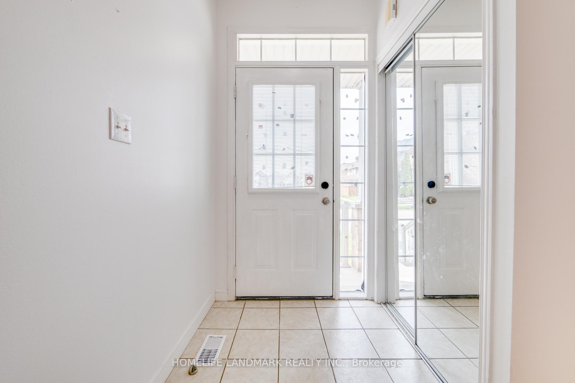 Photo 3 of 18 Westhampton Way, Hamilton, Winona Park — HOMEH
