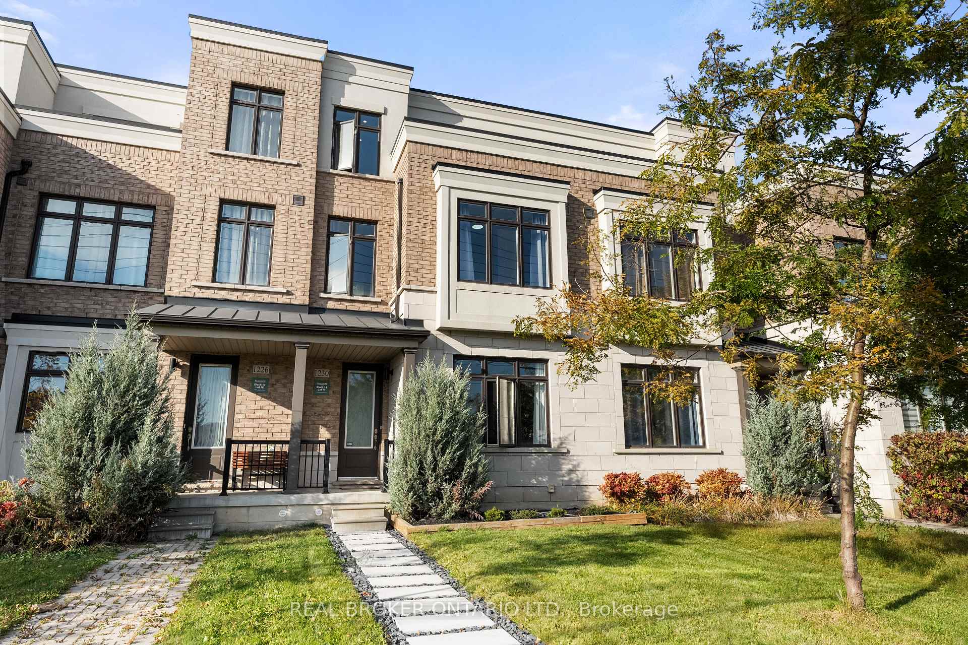 Photo 1 of 1230 Wellington Street E, Aurora, Bayview Northeast — HOMEH