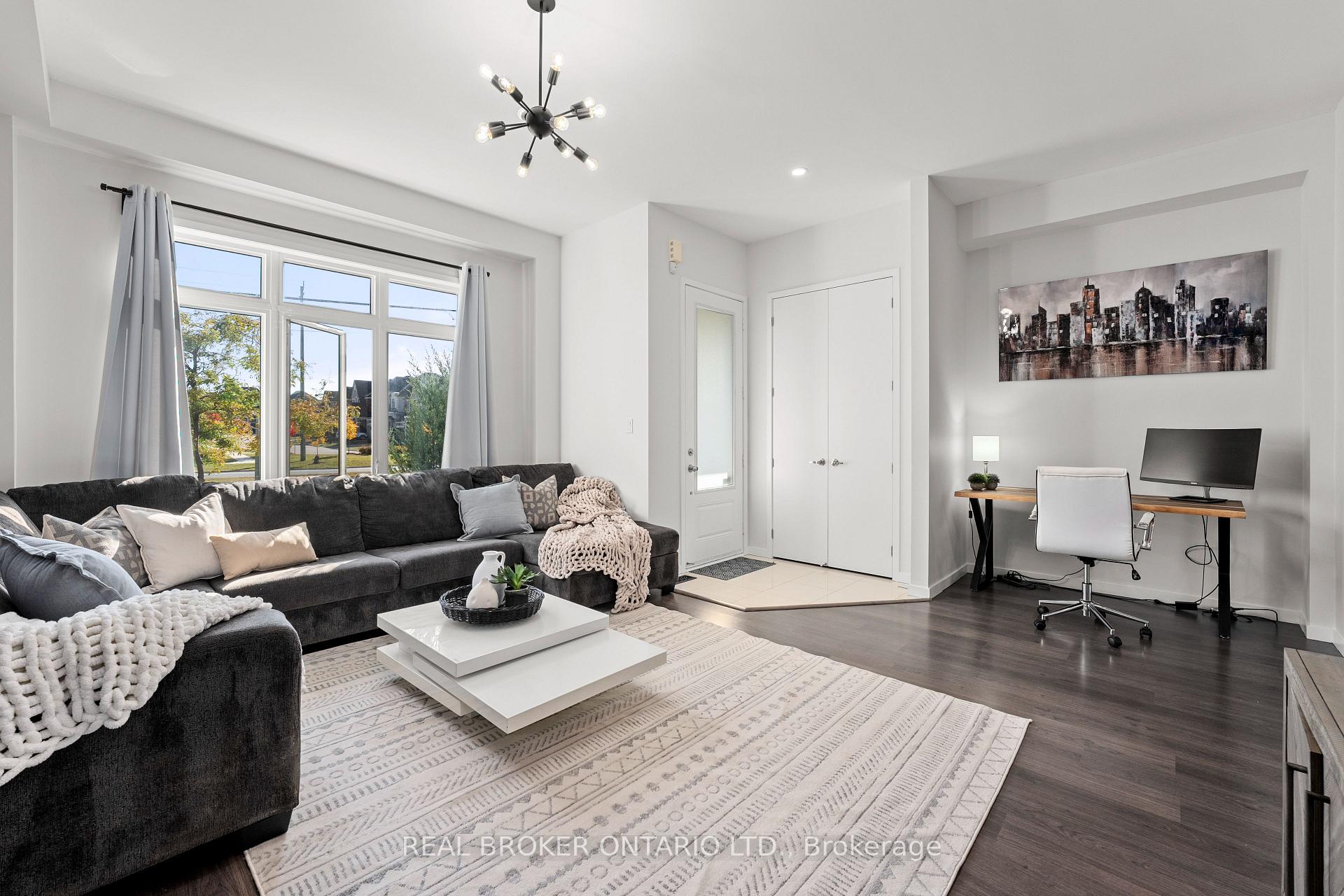 Photo 12 of 1230 Wellington Street E, Aurora, Bayview Northeast — HOMEH