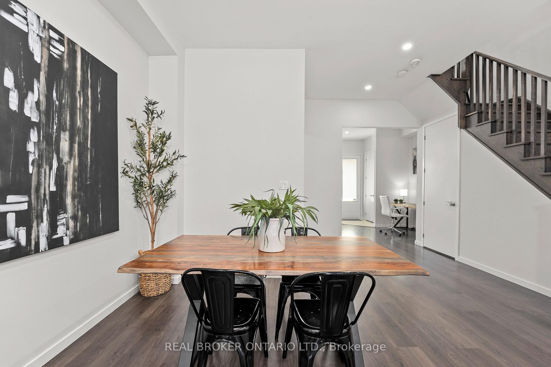 Photo 13 of 1230 Wellington Street E, Aurora, Bayview Northeast — HOMEH