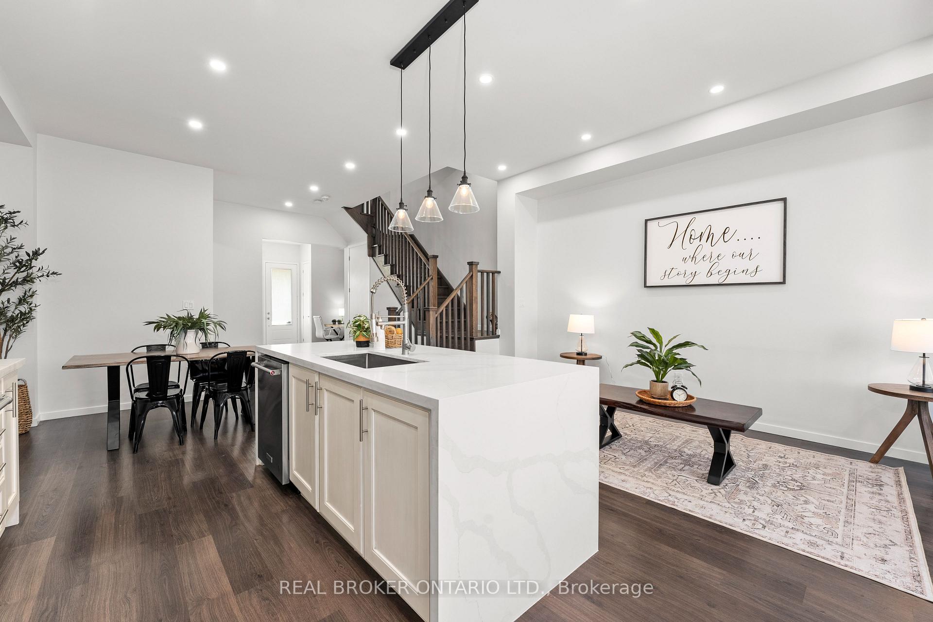 Photo 5 of 1230 Wellington Street E, Aurora, Bayview Northeast — HOMEH