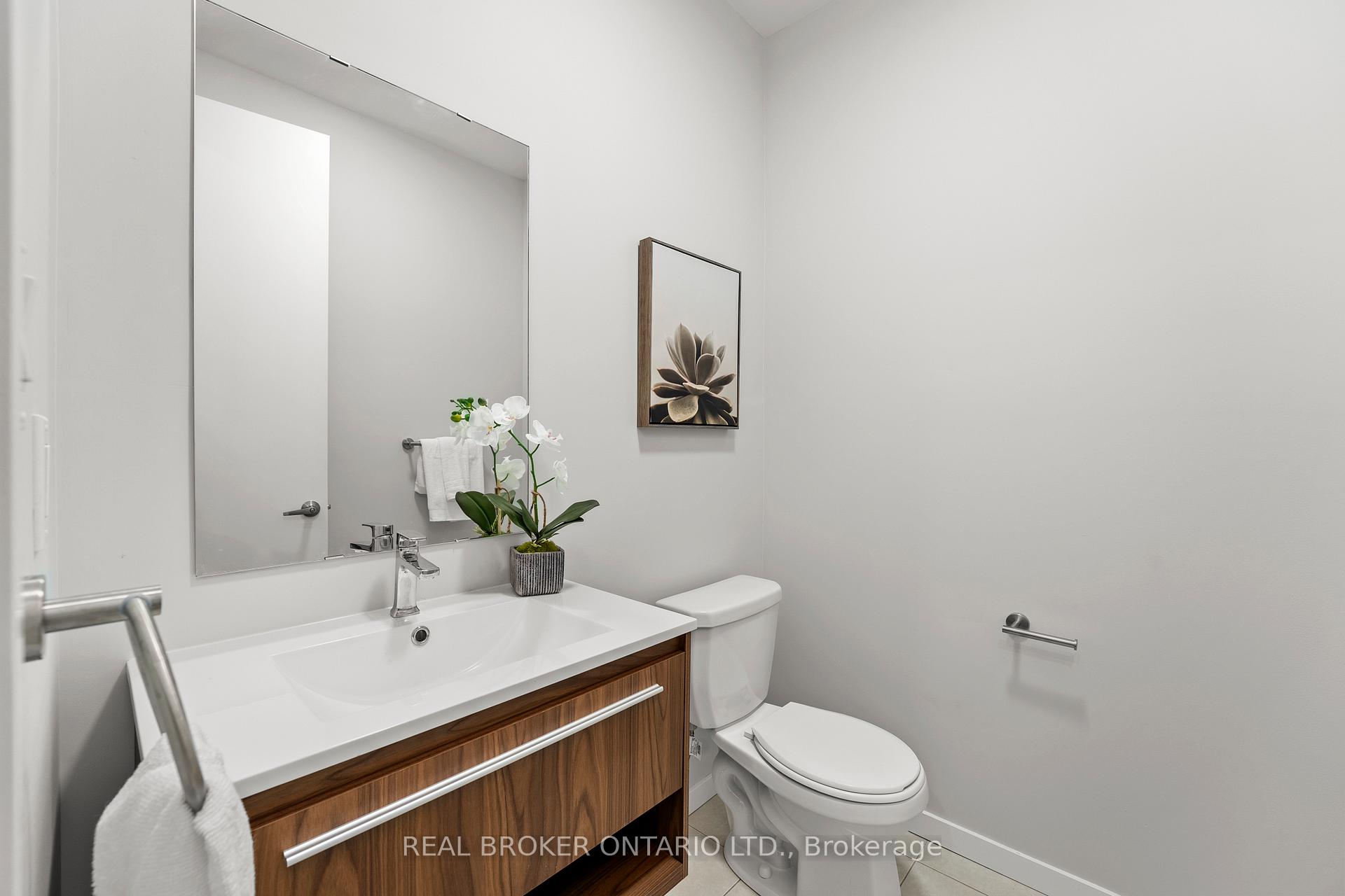 Photo 10 of 1230 Wellington Street E, Aurora, Bayview Northeast — HOMEH