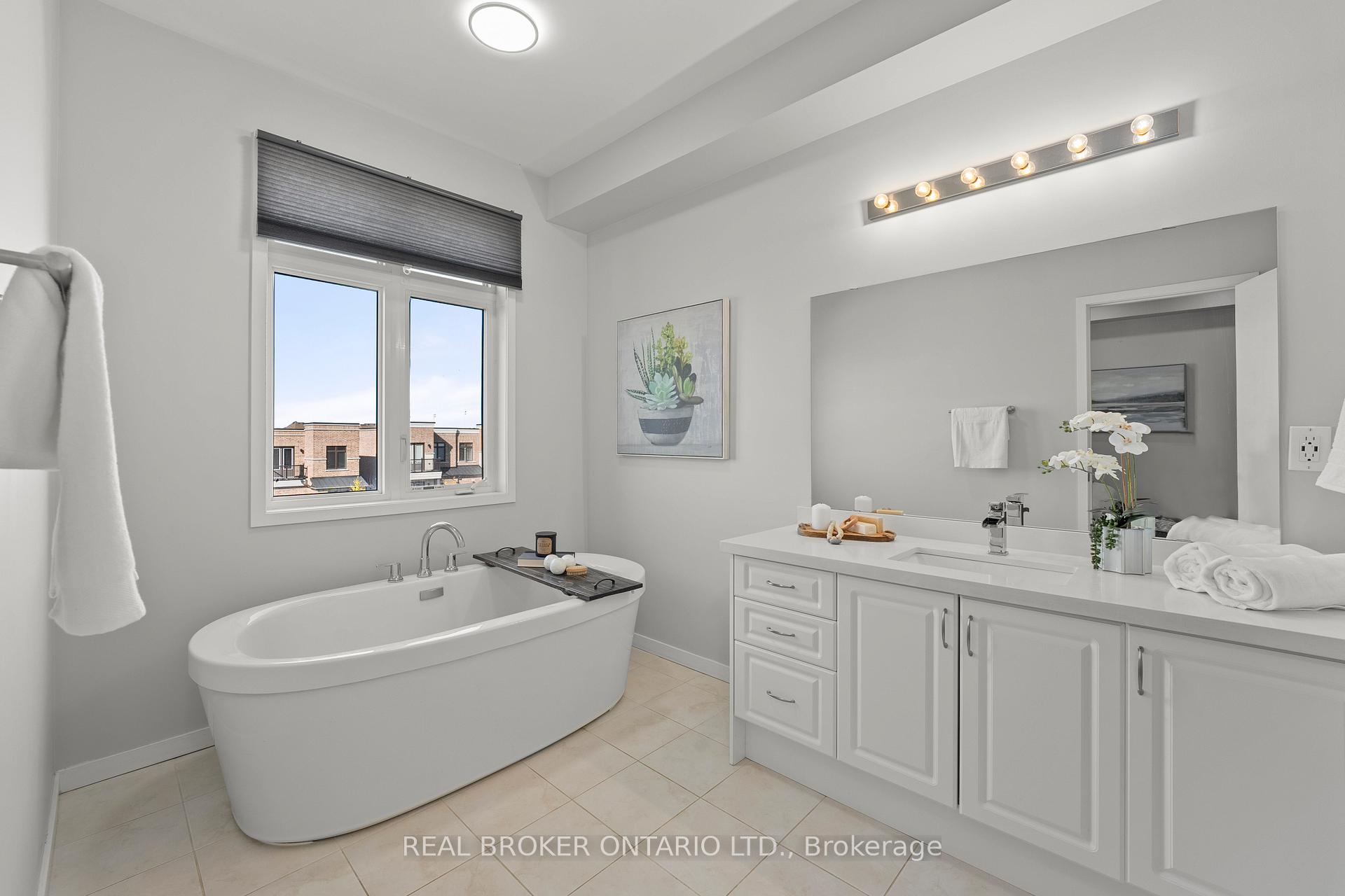 Photo 15 of 1230 Wellington Street E, Aurora, Bayview Northeast — HOMEH