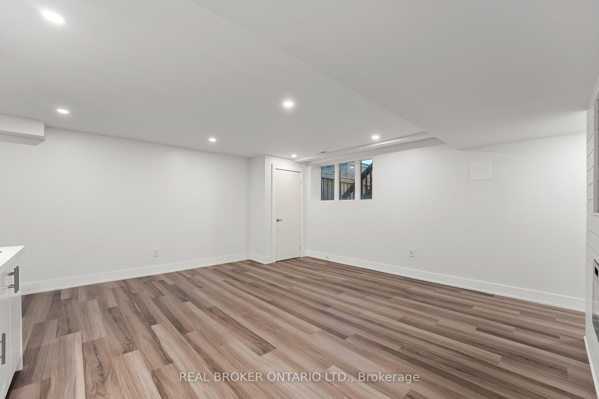 Photo 38 of 1230 Wellington Street E, Aurora, Bayview Northeast — HOMEH