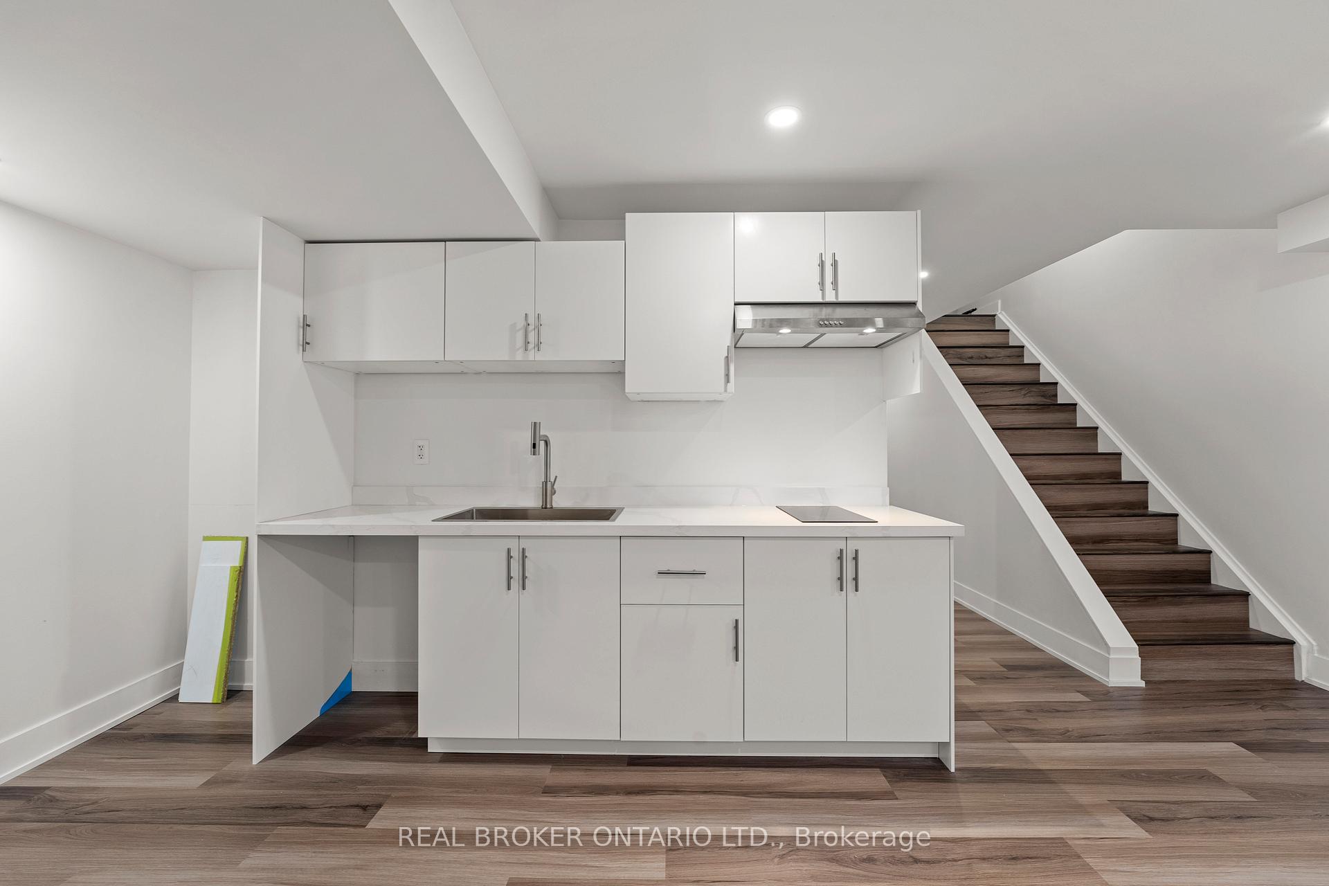 Photo 35 of 1230 Wellington Street E, Aurora, Bayview Northeast — HOMEH