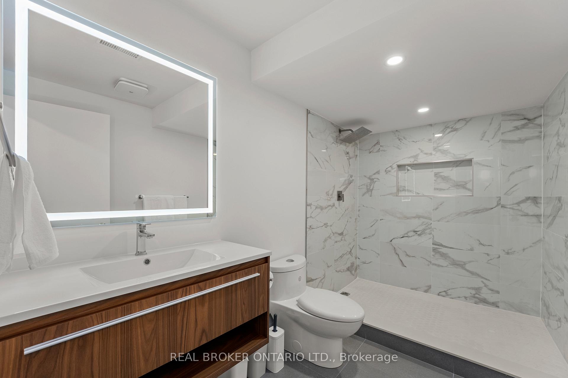 Photo 36 of 1230 Wellington Street E, Aurora, Bayview Northeast — HOMEH