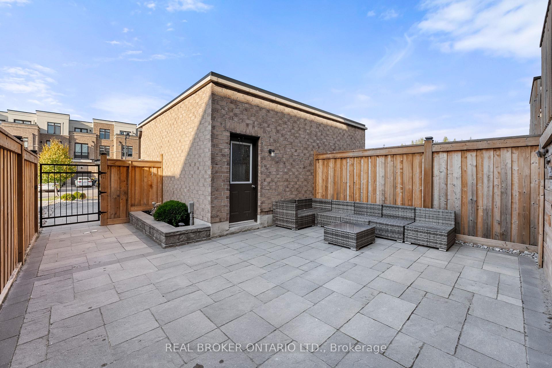 Photo 26 of 1230 Wellington Street E, Aurora, Bayview Northeast — HOMEH