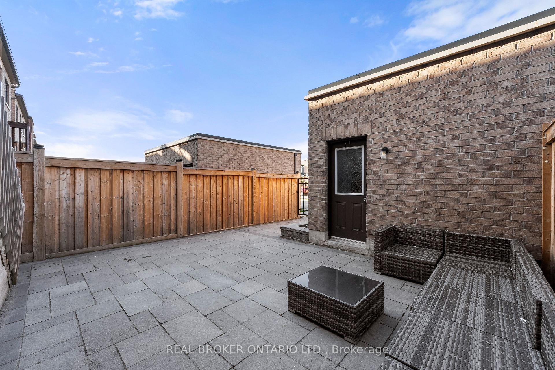 Photo 37 of 1230 Wellington Street E, Aurora, Bayview Northeast — HOMEH