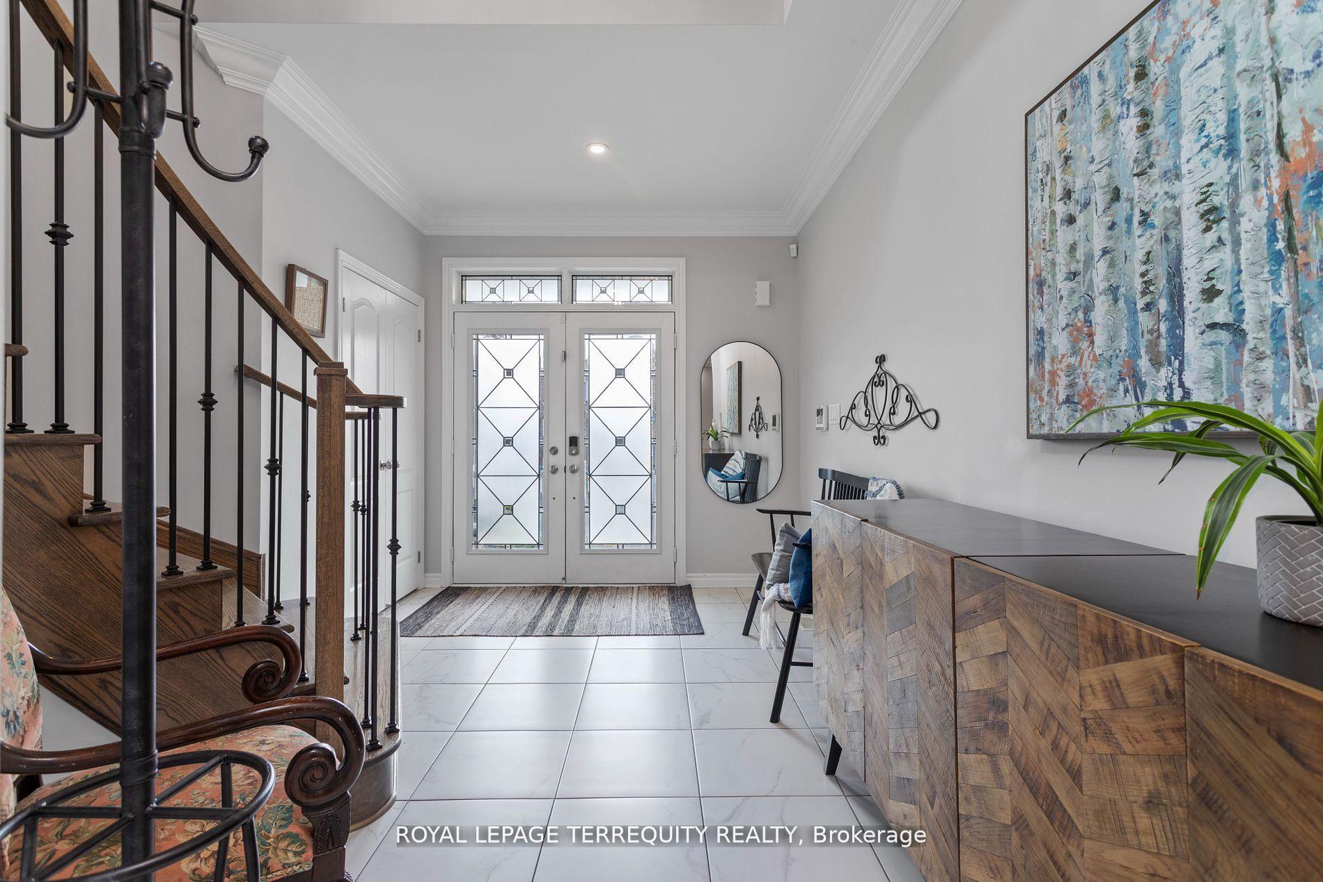 Photo 3 of 1821 Castlepoint Drive, Oshawa, Taunton — HOMEH