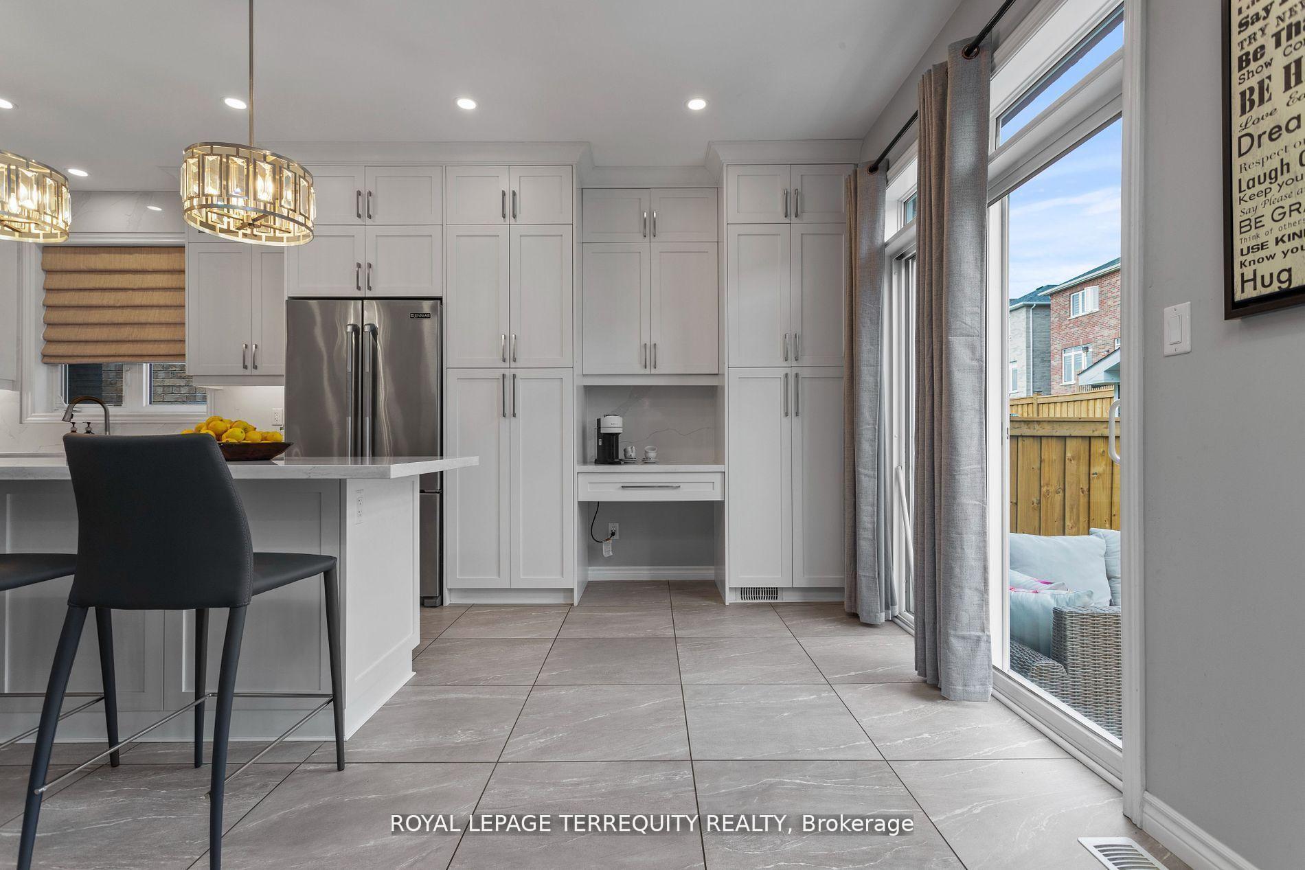 Photo 28 of 1821 Castlepoint Drive, Oshawa, Taunton — HOMEH