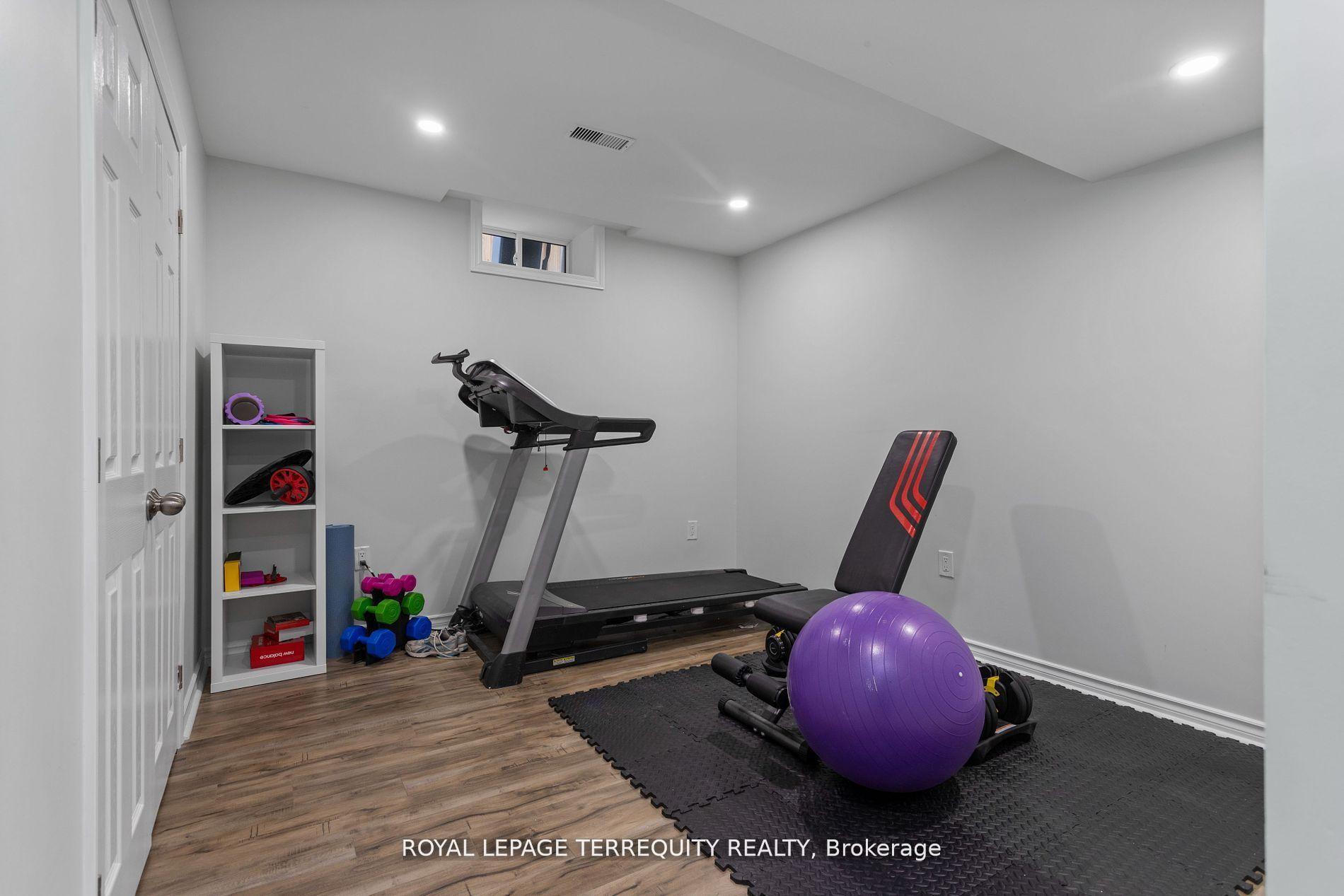 Photo 34 of 1821 Castlepoint Drive, Oshawa, Taunton — HOMEH