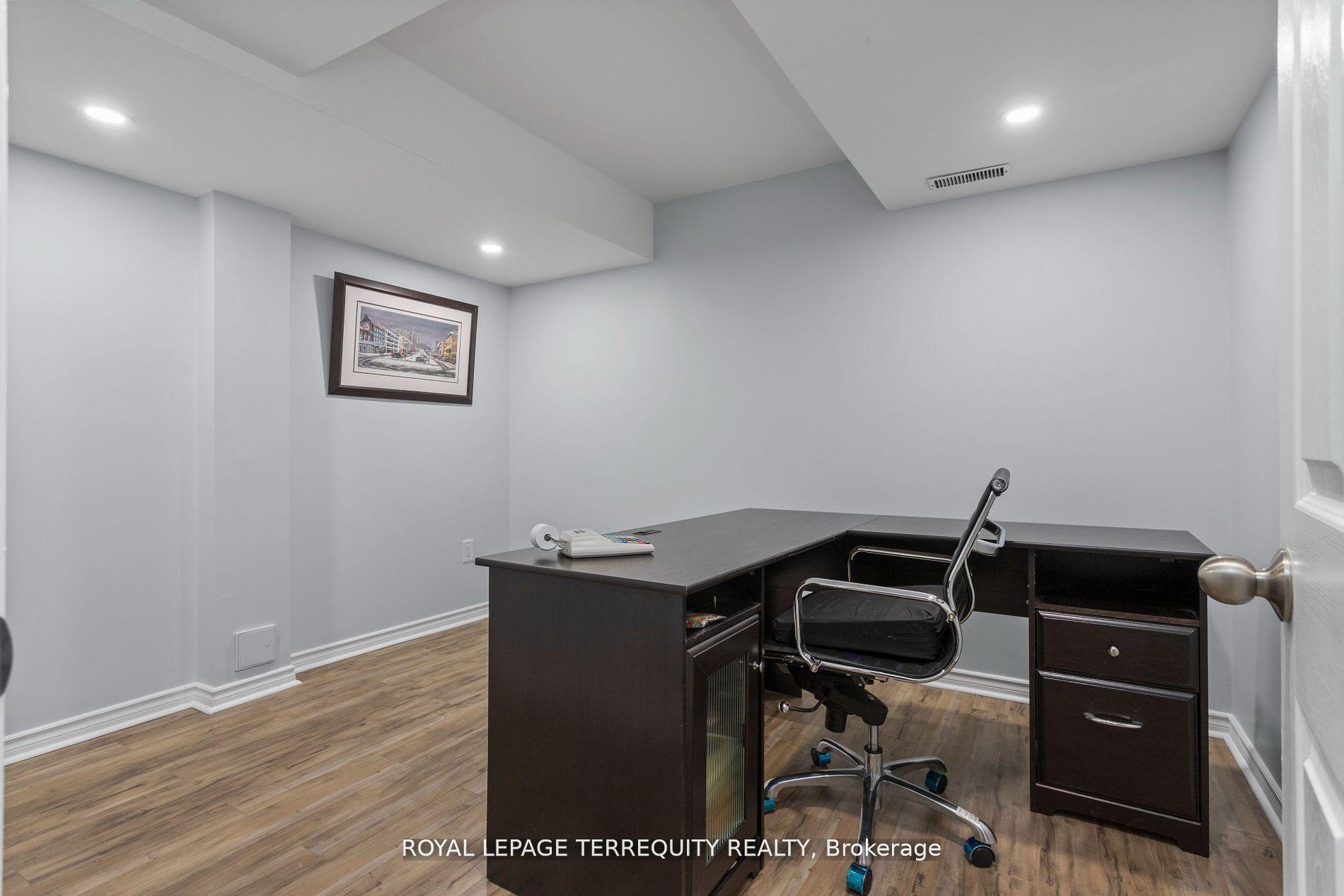 Photo 36 of 1821 Castlepoint Drive, Oshawa, Taunton — HOMEH
